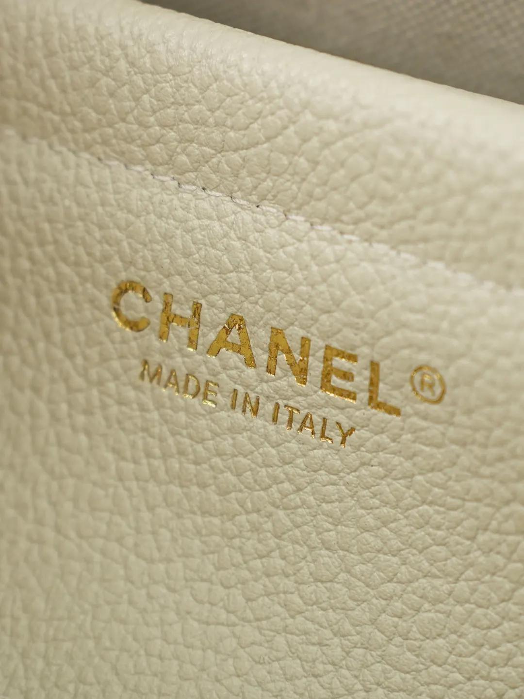 Chanel White Hobo Shoulder Bag Vintage Leather Image 9 Chanel White Hobo Shoulder Bag Vintage Leather Image 9