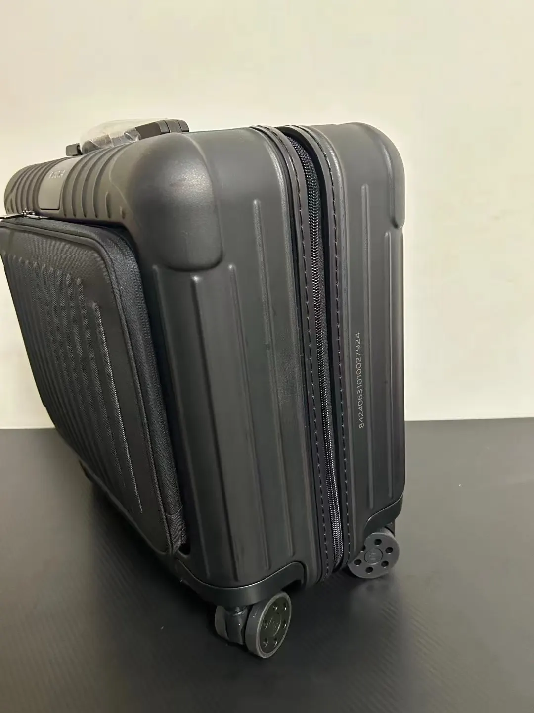 黑色 灰色 来啦来啦来啦 寸的sleeve 它来了 转圈 全 行李箱 旅行拉杆款 輕便出行款
