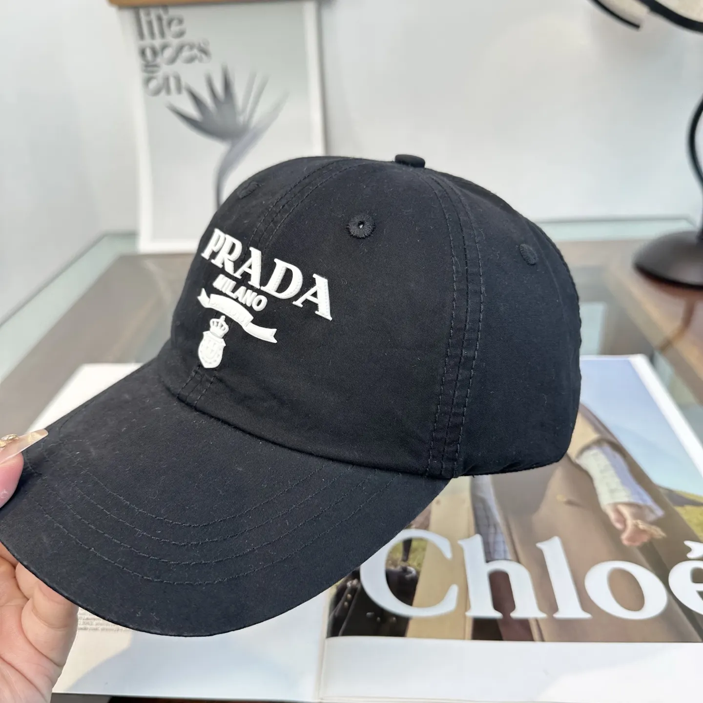 Prada 棒球帽 日常休闲款