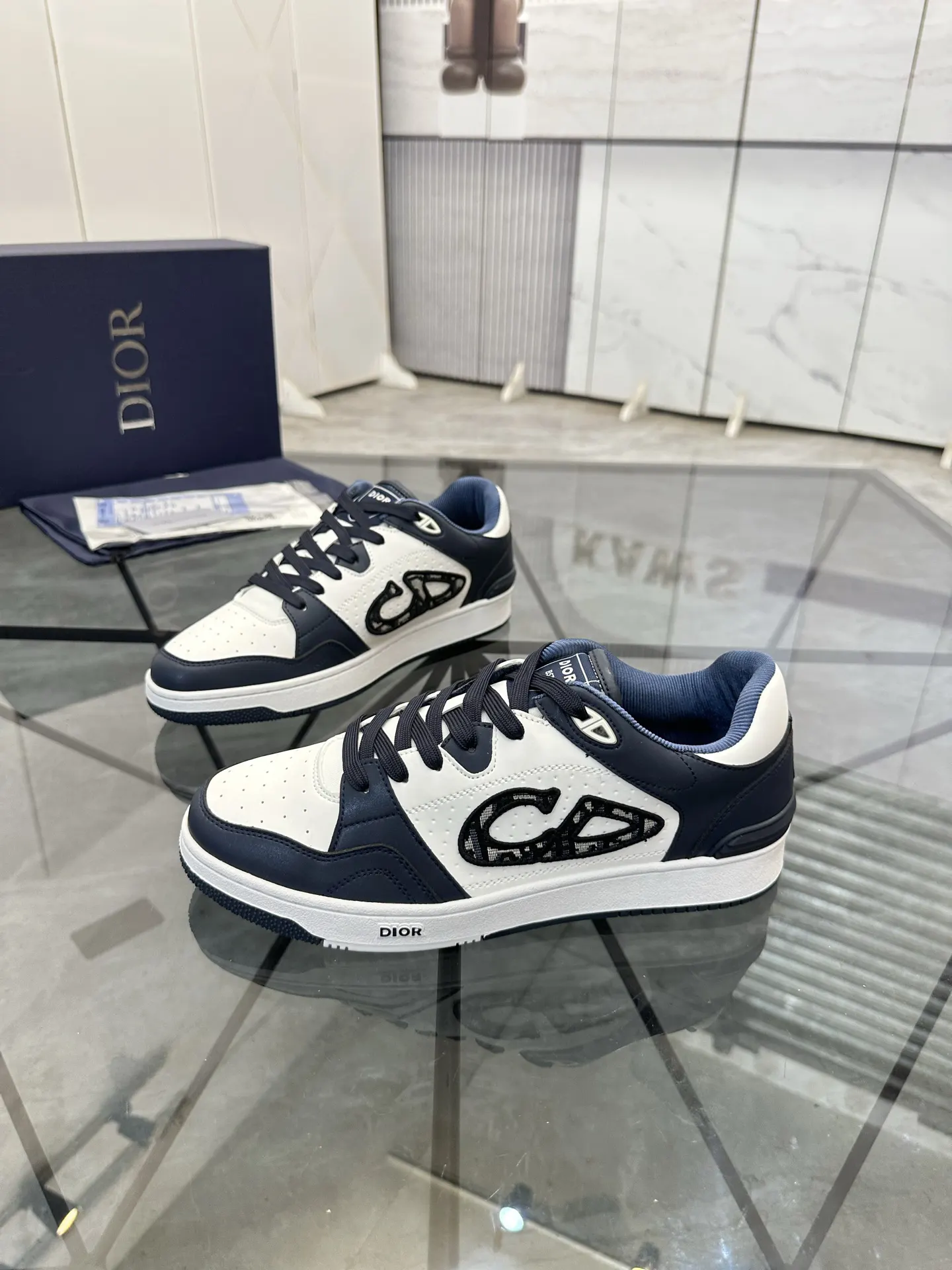 Dior B57 cowhide casual shoes, comfortable and versatile