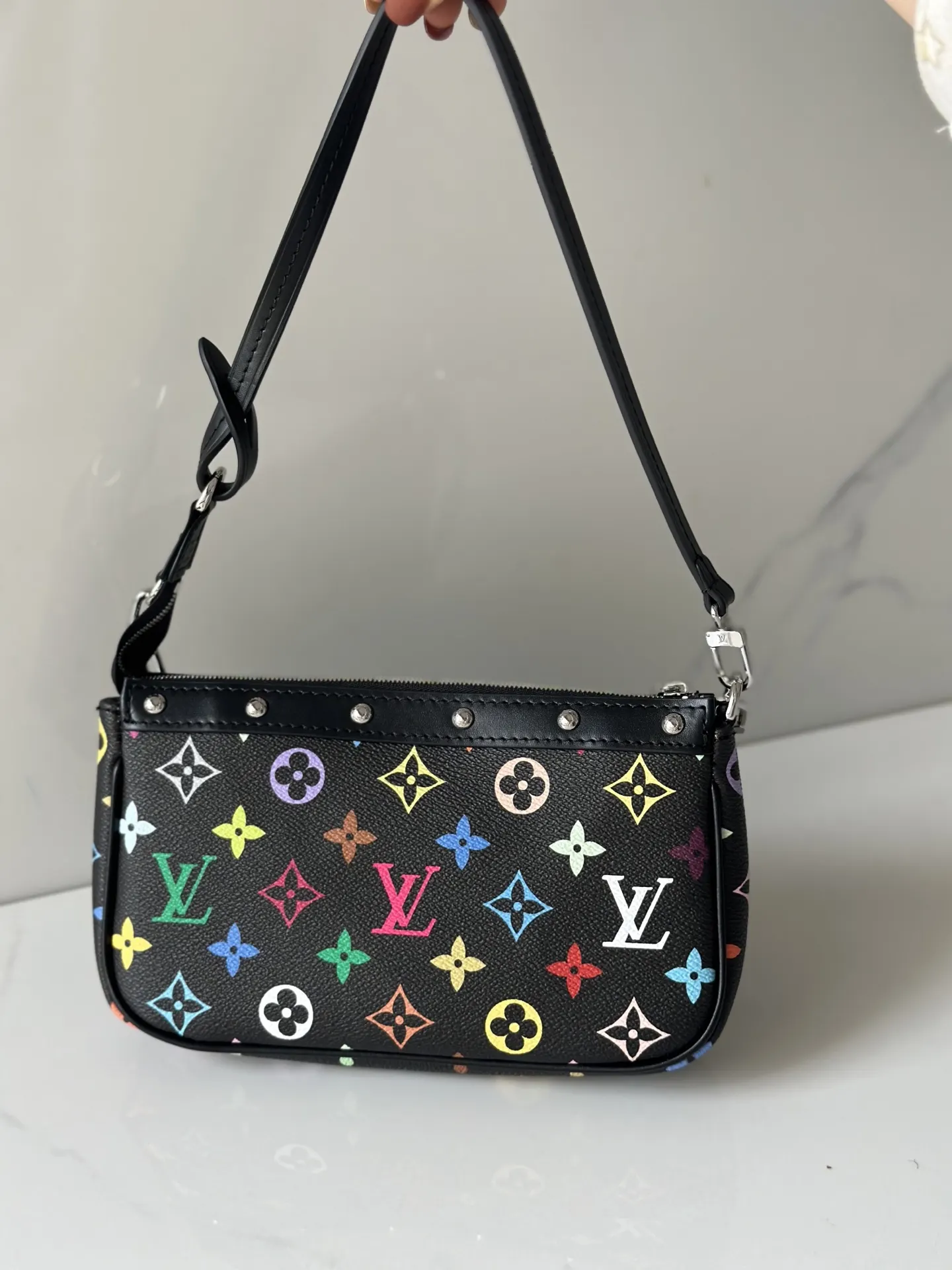 Louis Vuitton Chain Bag Leather