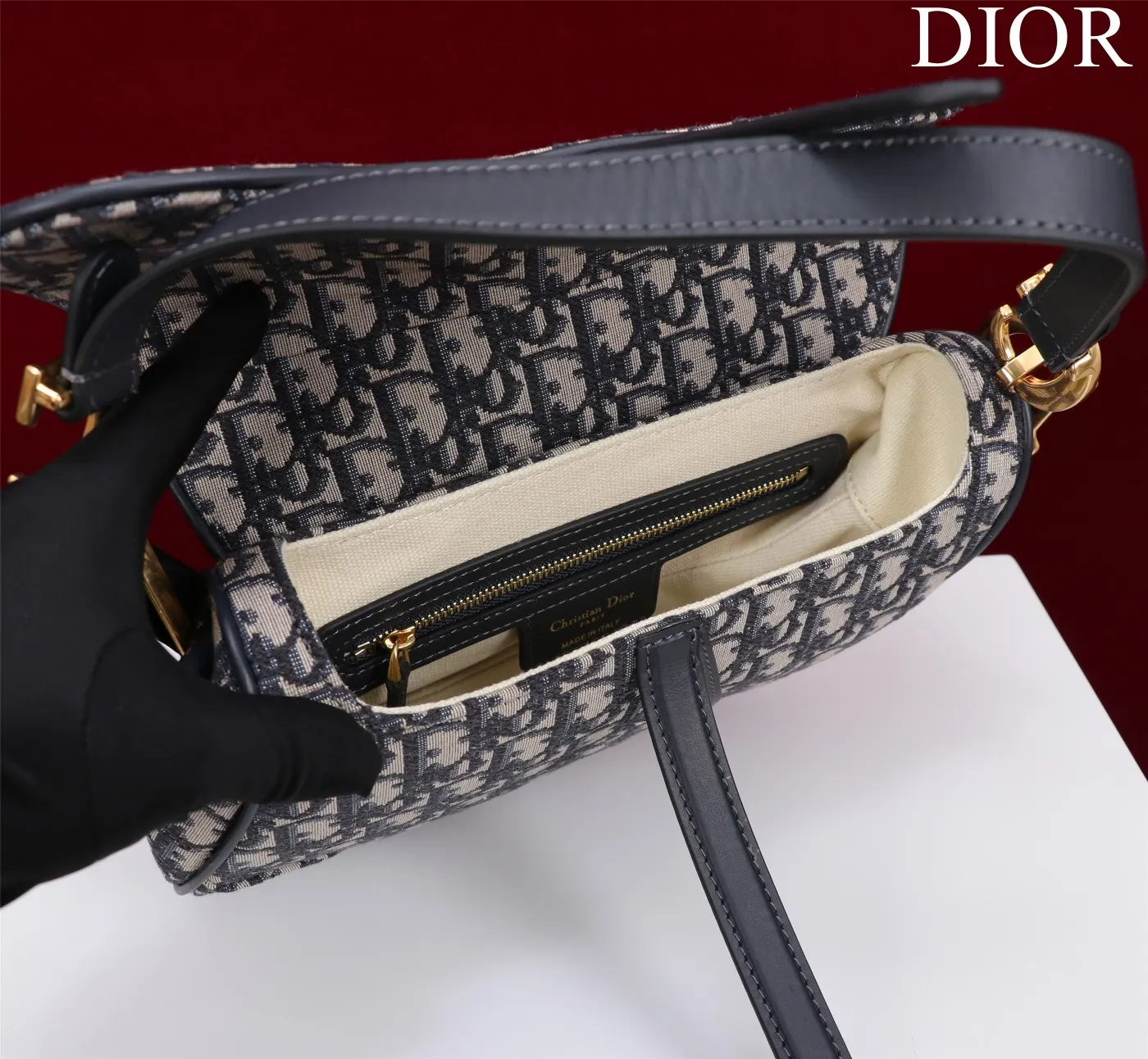 Dior Saddle 单肩包