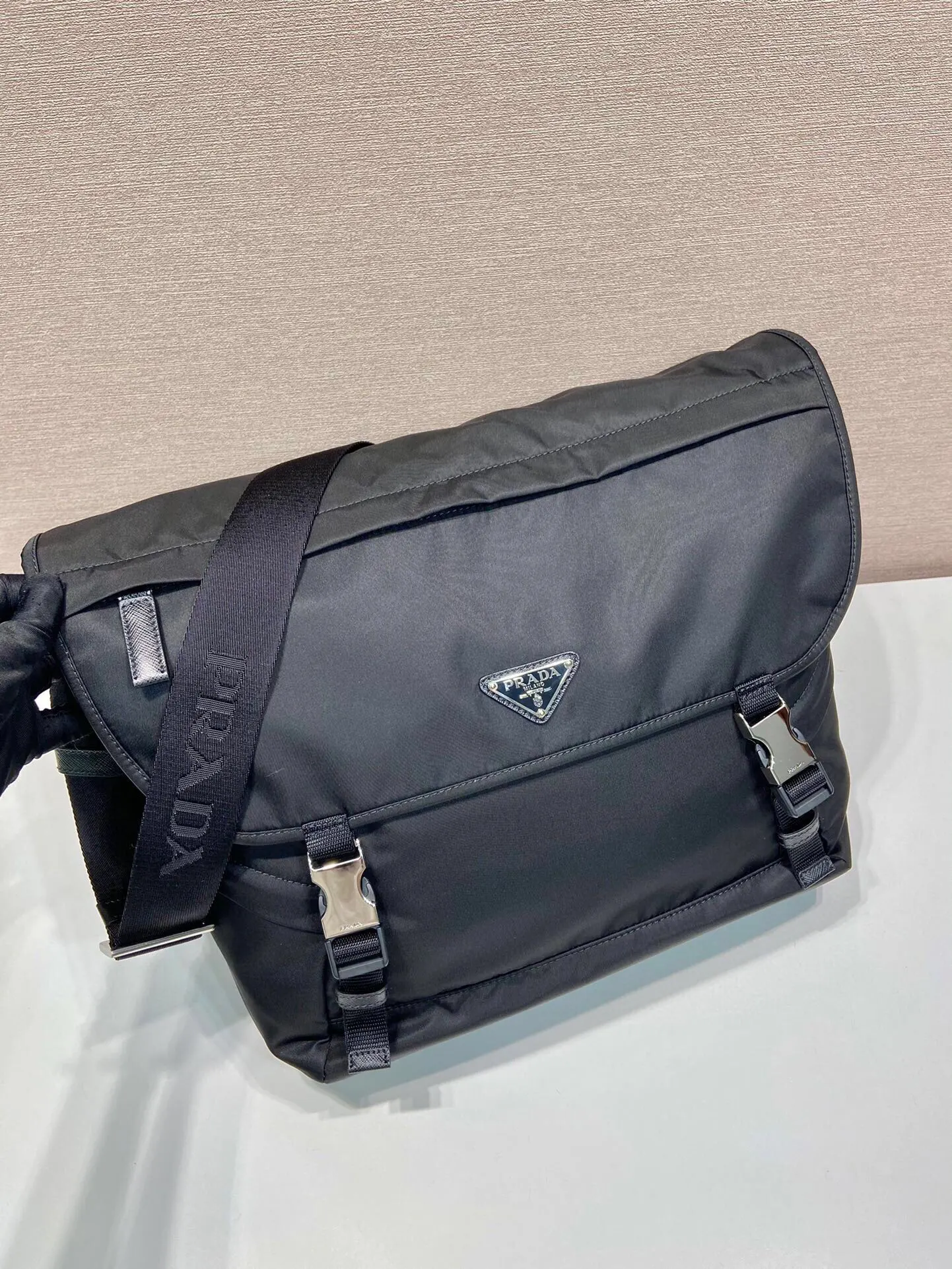 Prada Re-Nylon 2VD052 斜挎包