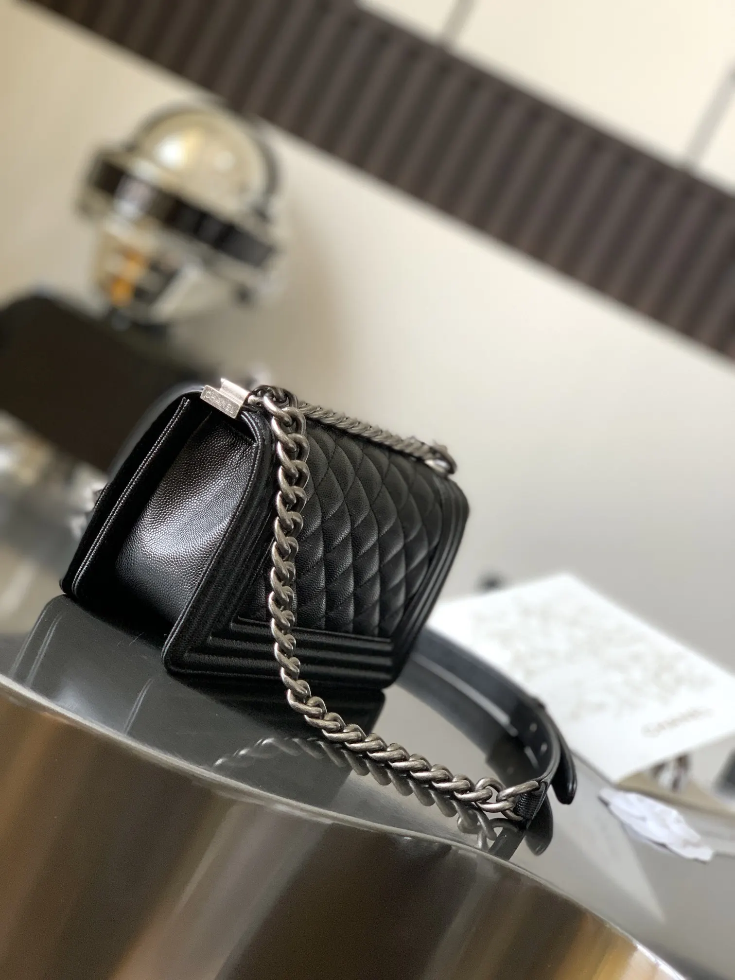 Chanel 黑色 皮革 菱格絎縫 斜背包