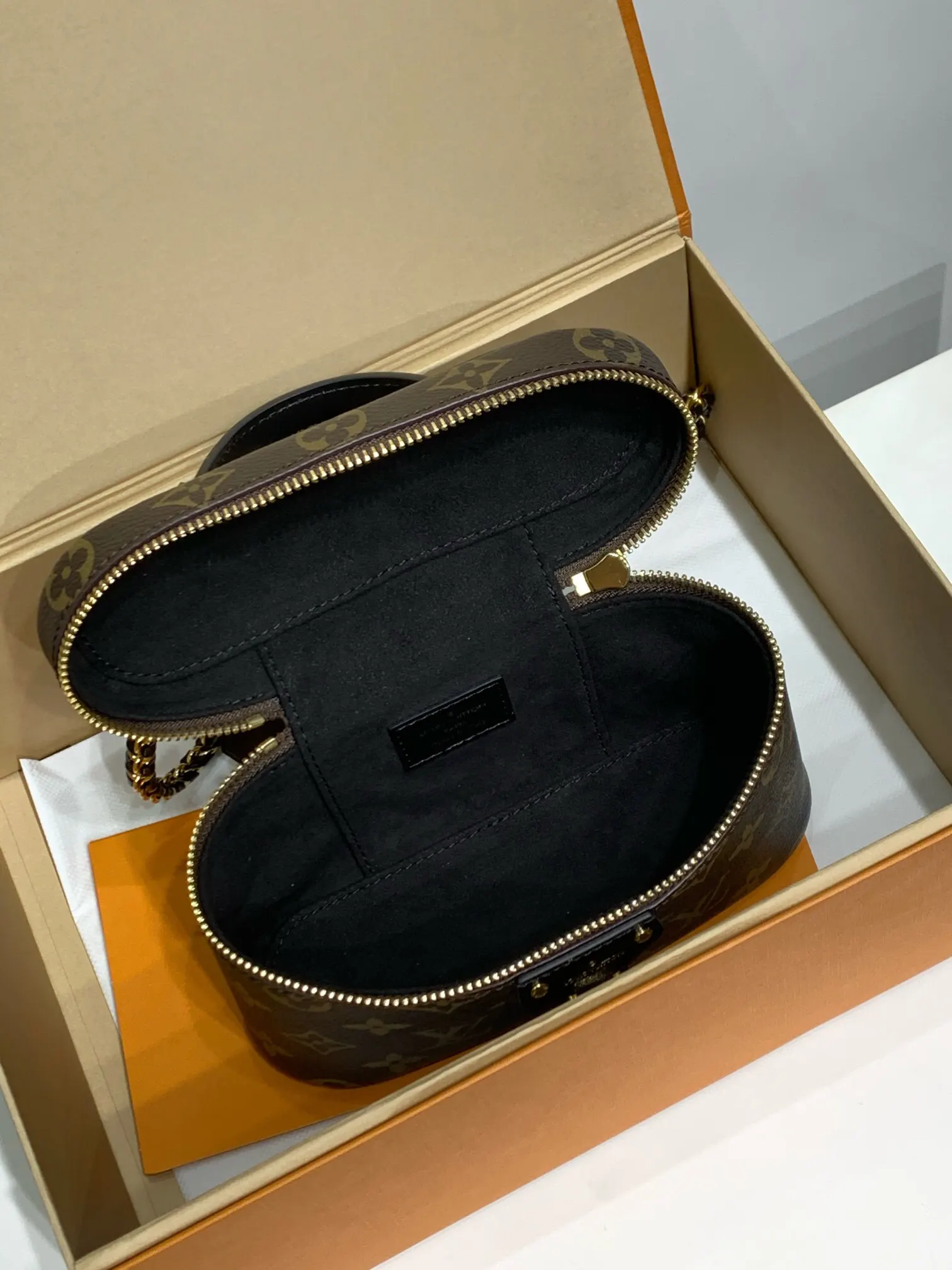 Louis Vuitton Chain Bag Canvas