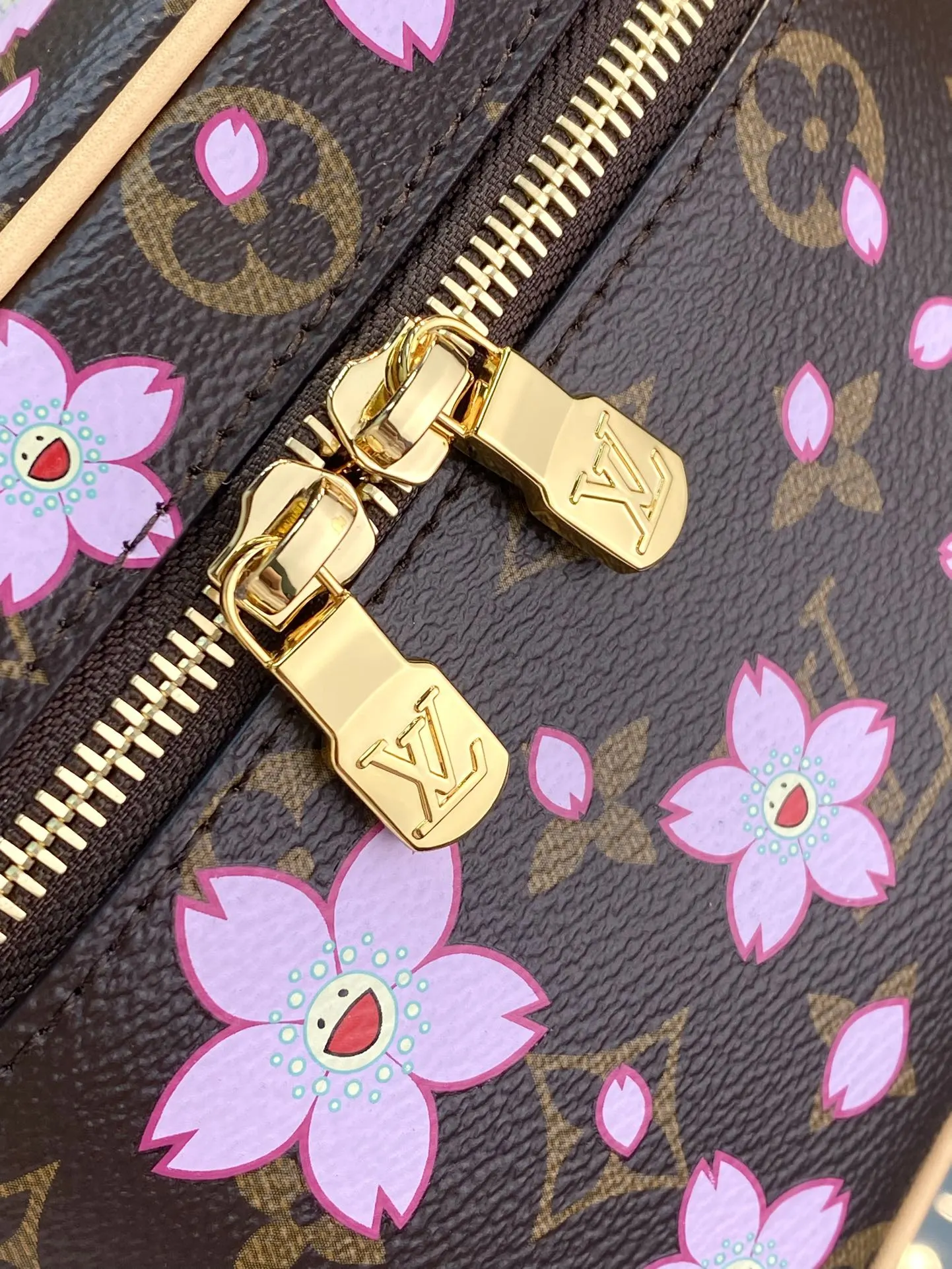 LV 牛皮 厘米 高 宽 化妝包 便携收納款