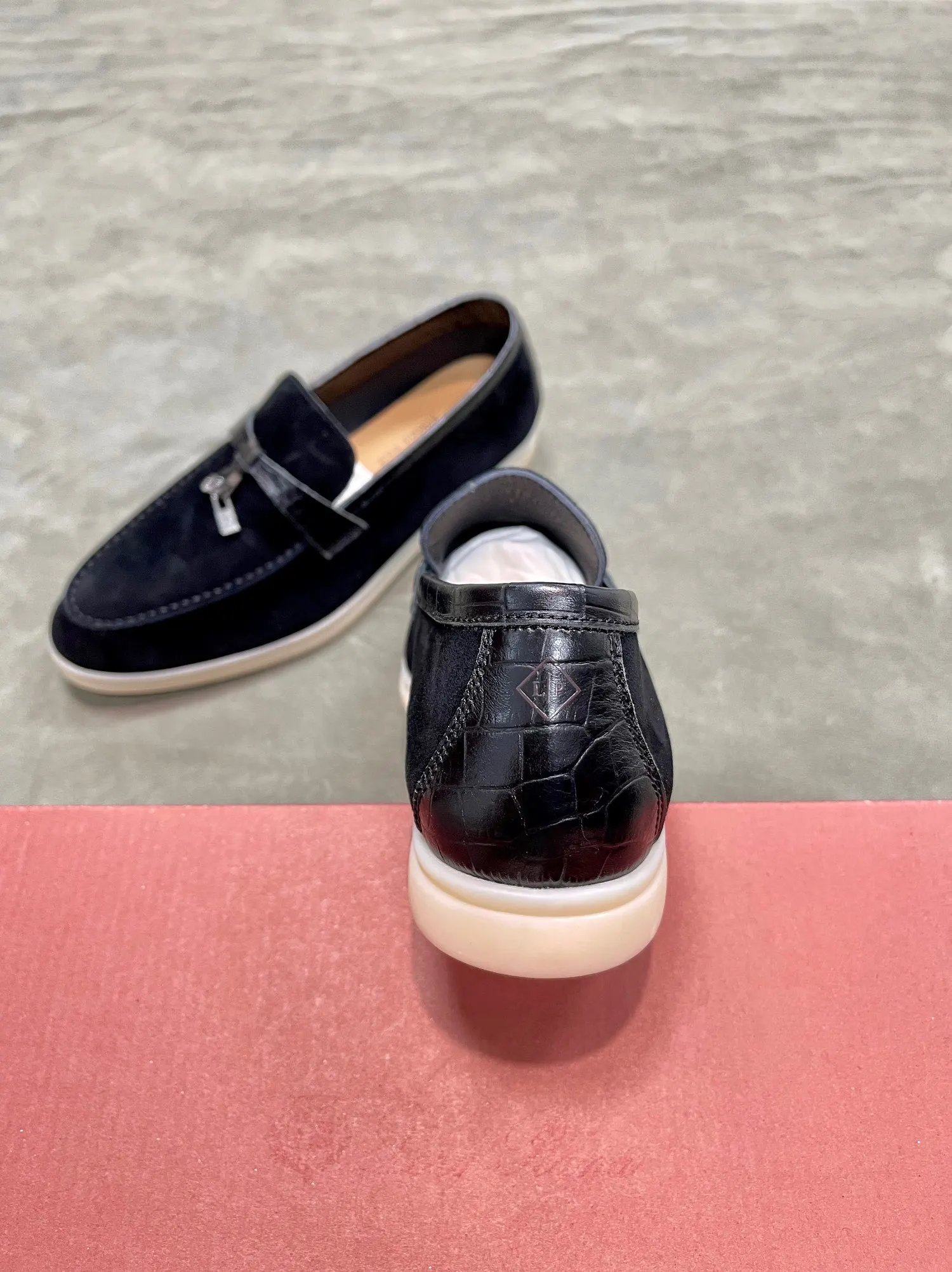 Hermes Casual Versatile