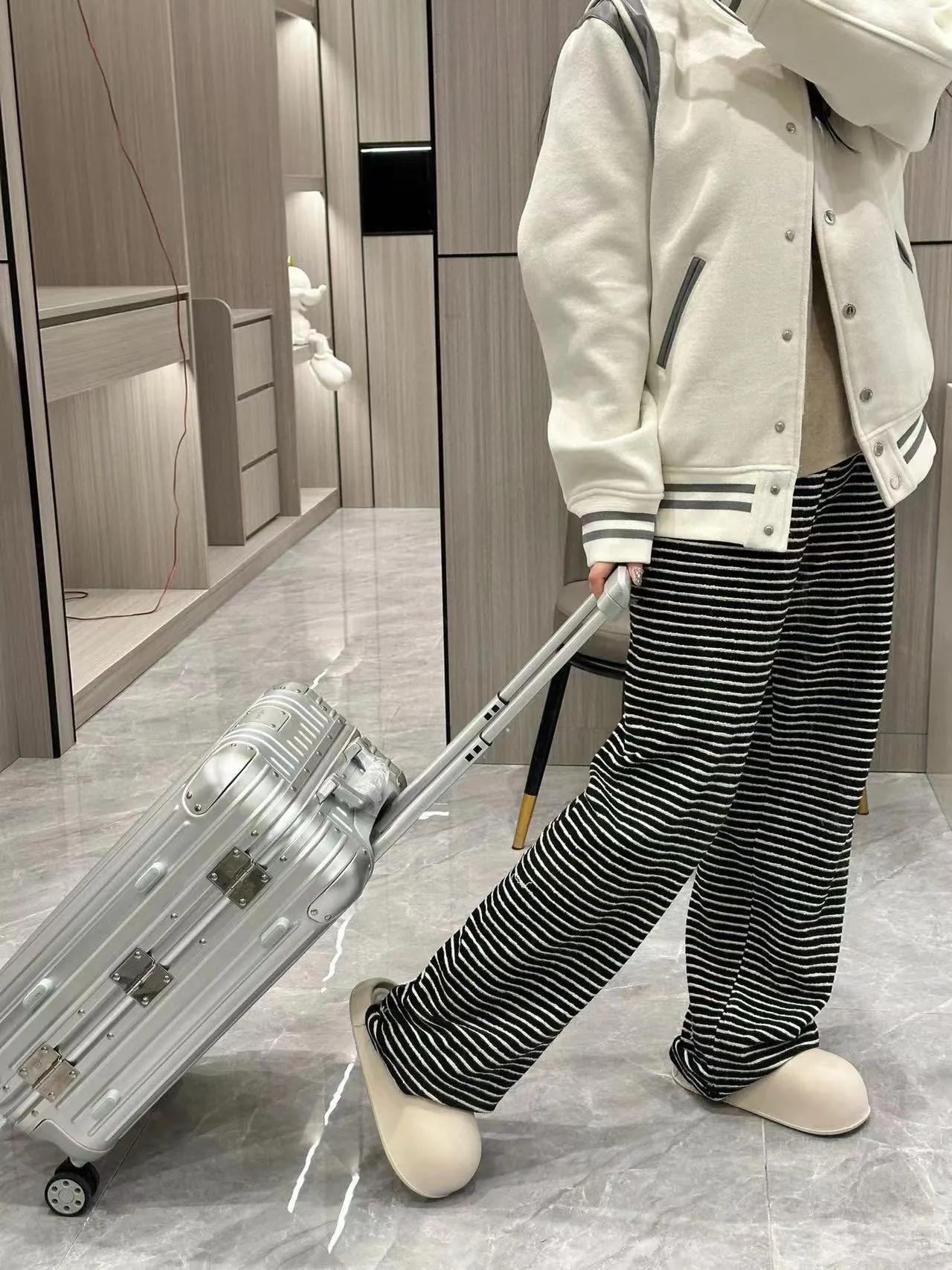 Black Silver Suitcase Travel Lightweight