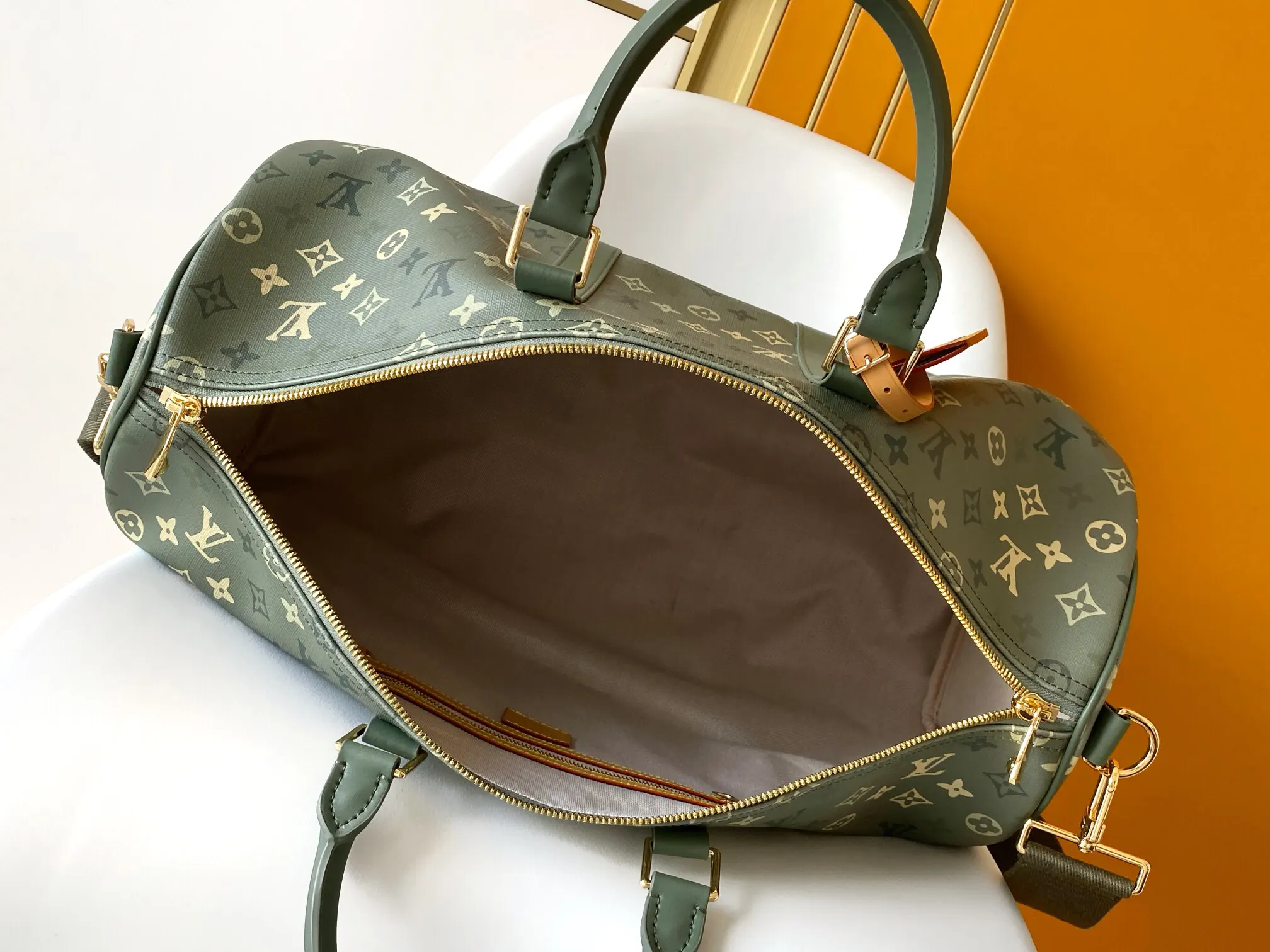 Keepall 綠色 牛皮 旅行袋 大容量旅行款(數字10) Keepall 綠色 牛皮 旅行袋 大容量旅行款(數字10)