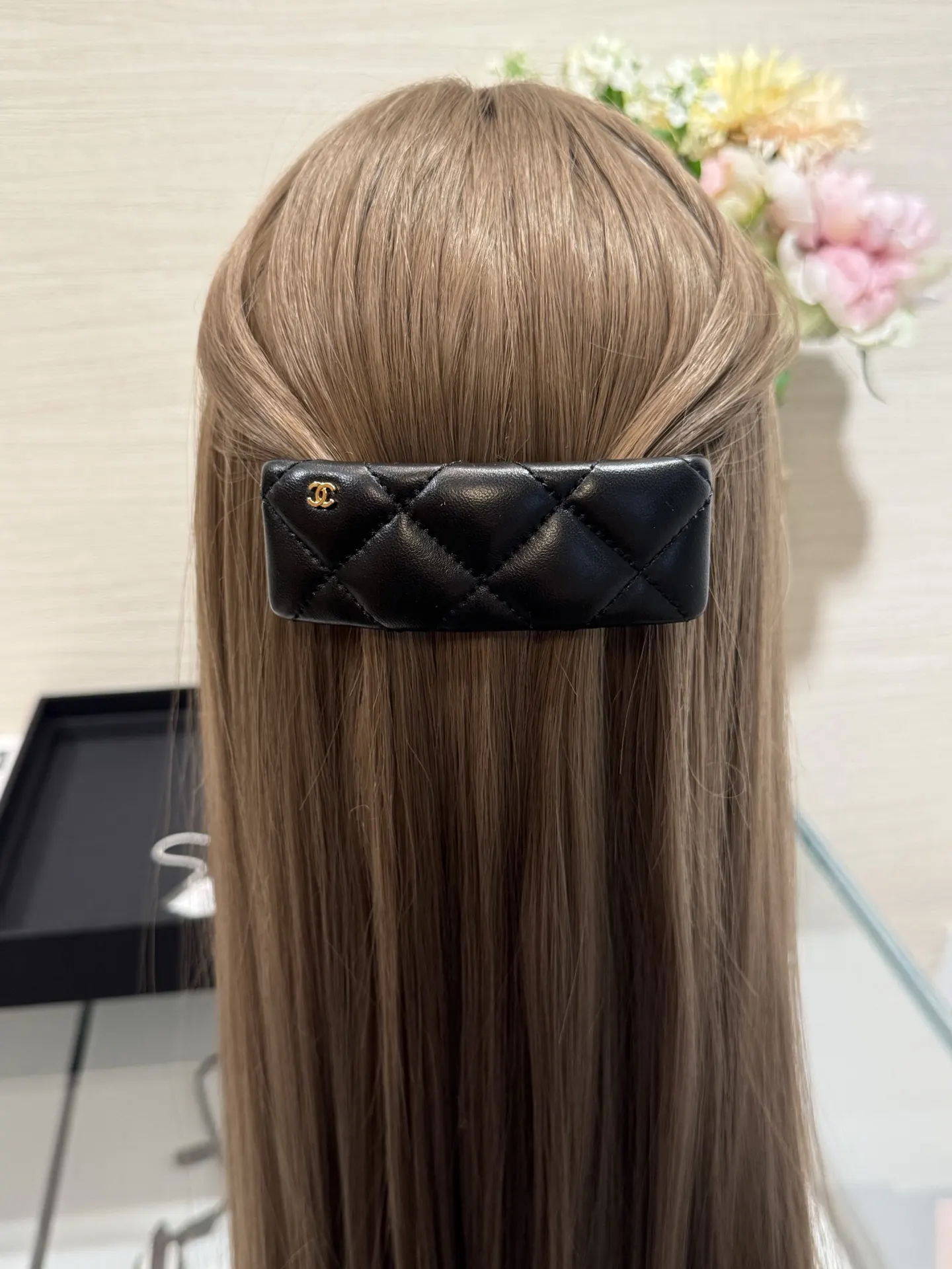CHANEL 黑色 金色 格纹 皮质 发夹 发饰点缀款