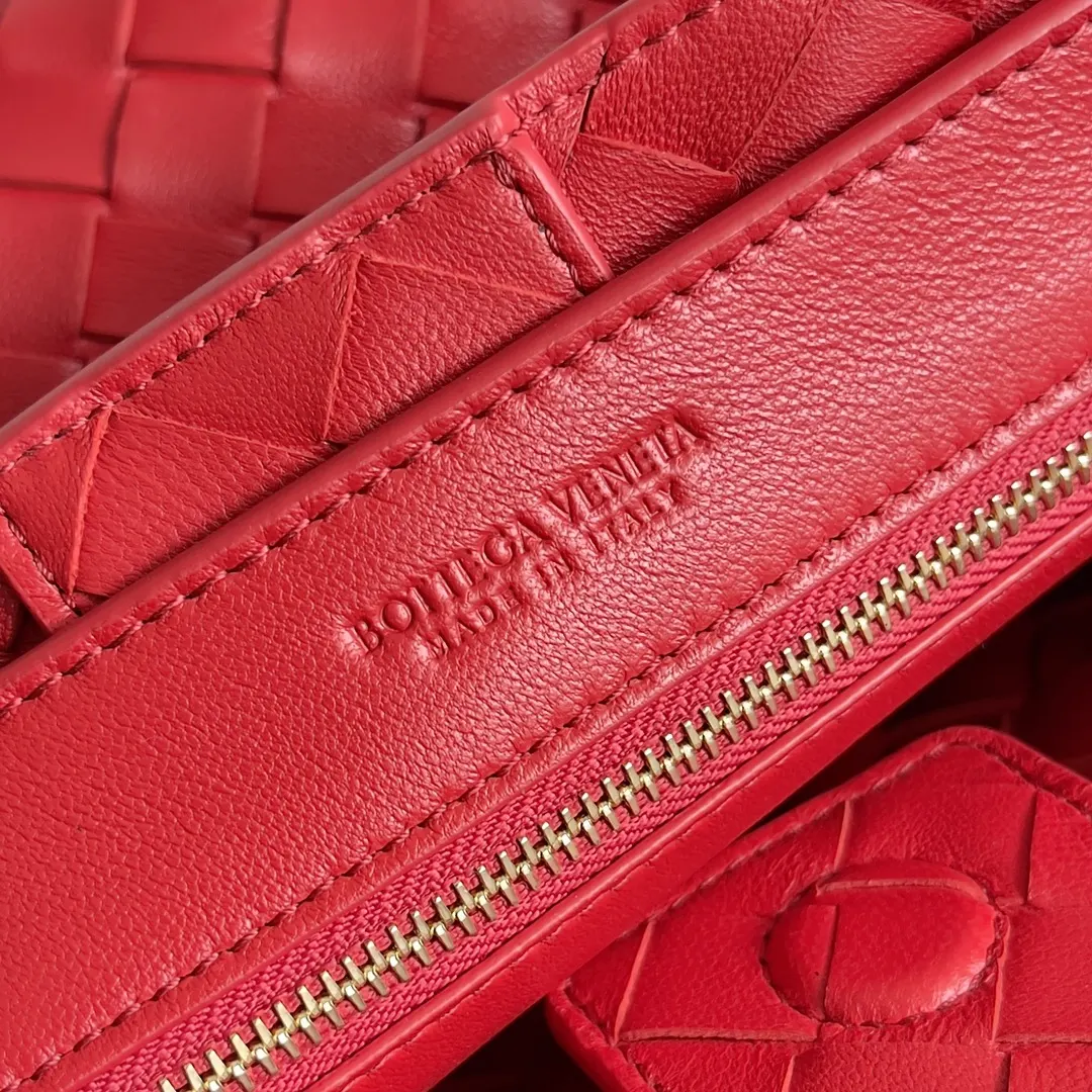 Bottega Veneta Andiamo 白色 编织手提包 精选款