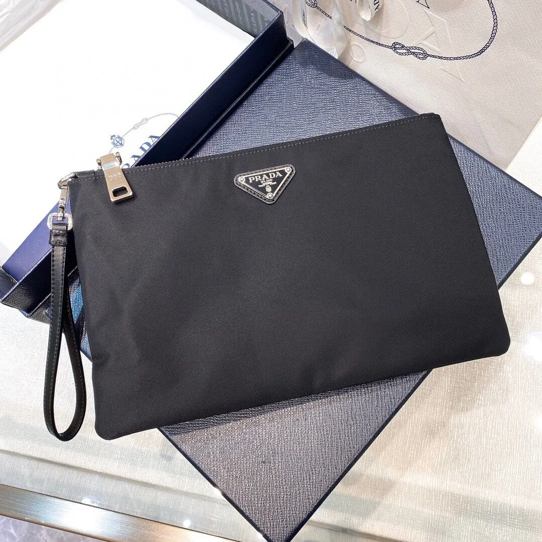 Prada Re-Nylon 黑色 皮革 手拿包