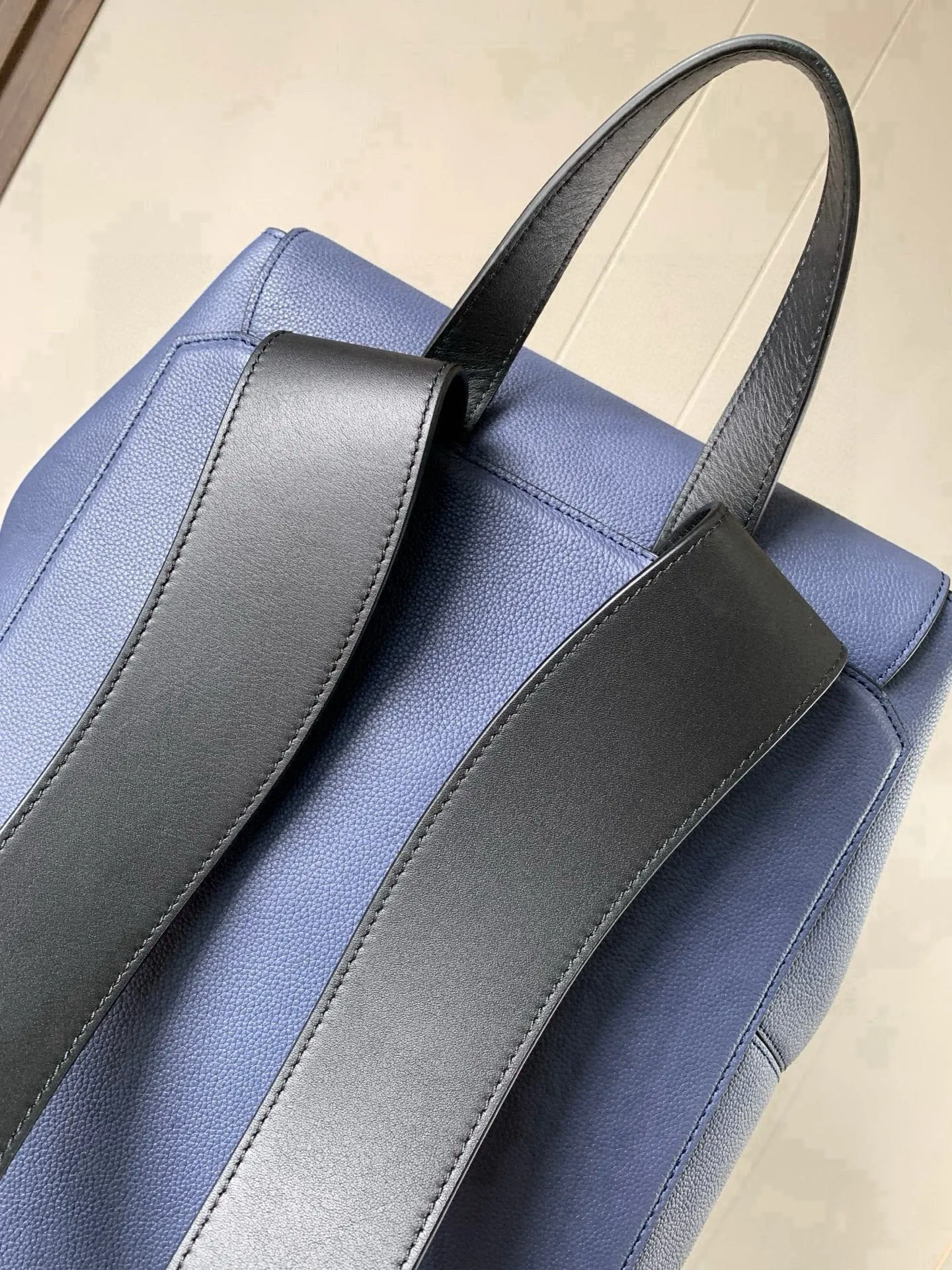 Loewe Puzzle 藍色 小牛皮 雙肩包 实用雙肩款