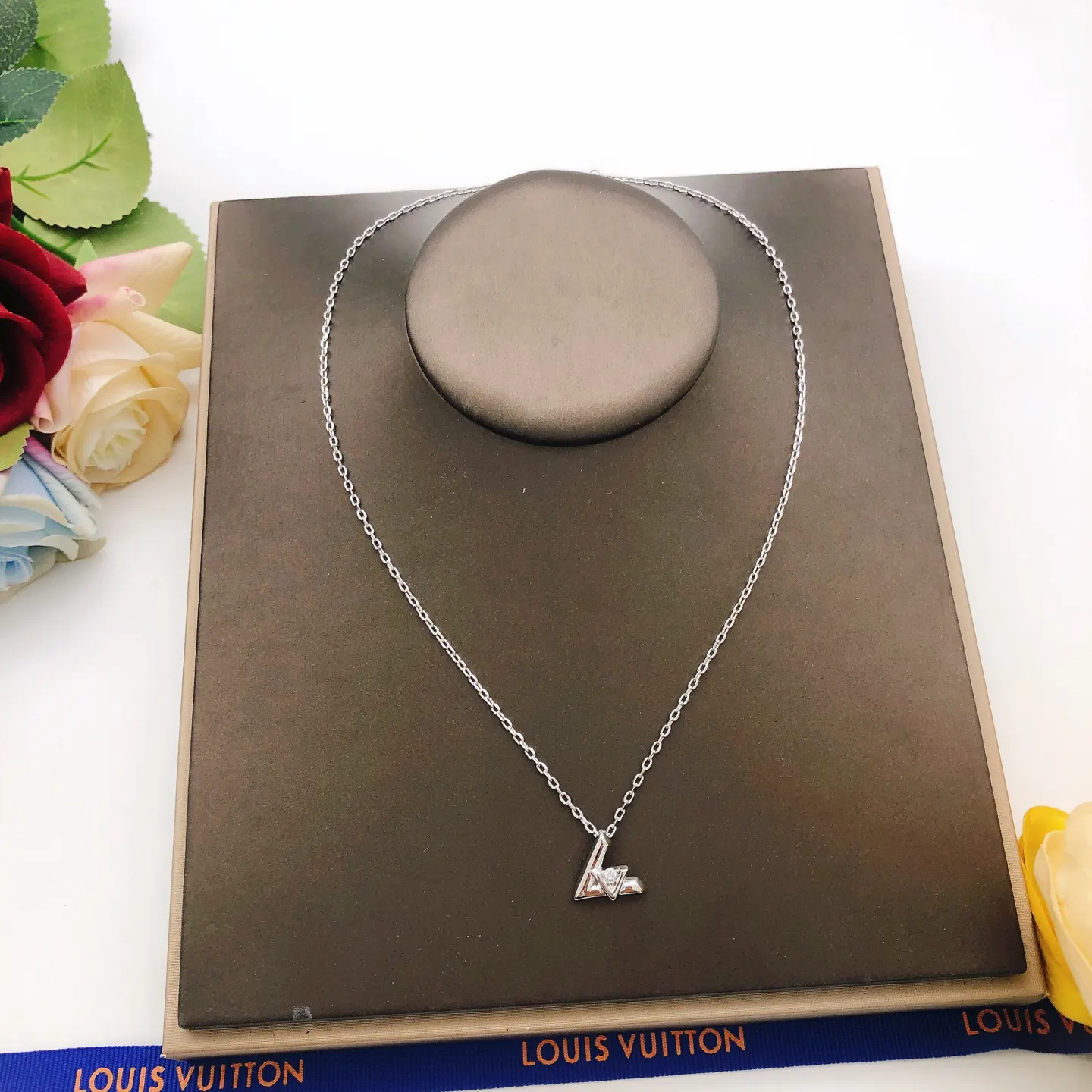Louis Vuitton Silver Fashion Item Image 7 Louis Vuitton Silver Fashion Item Image 7