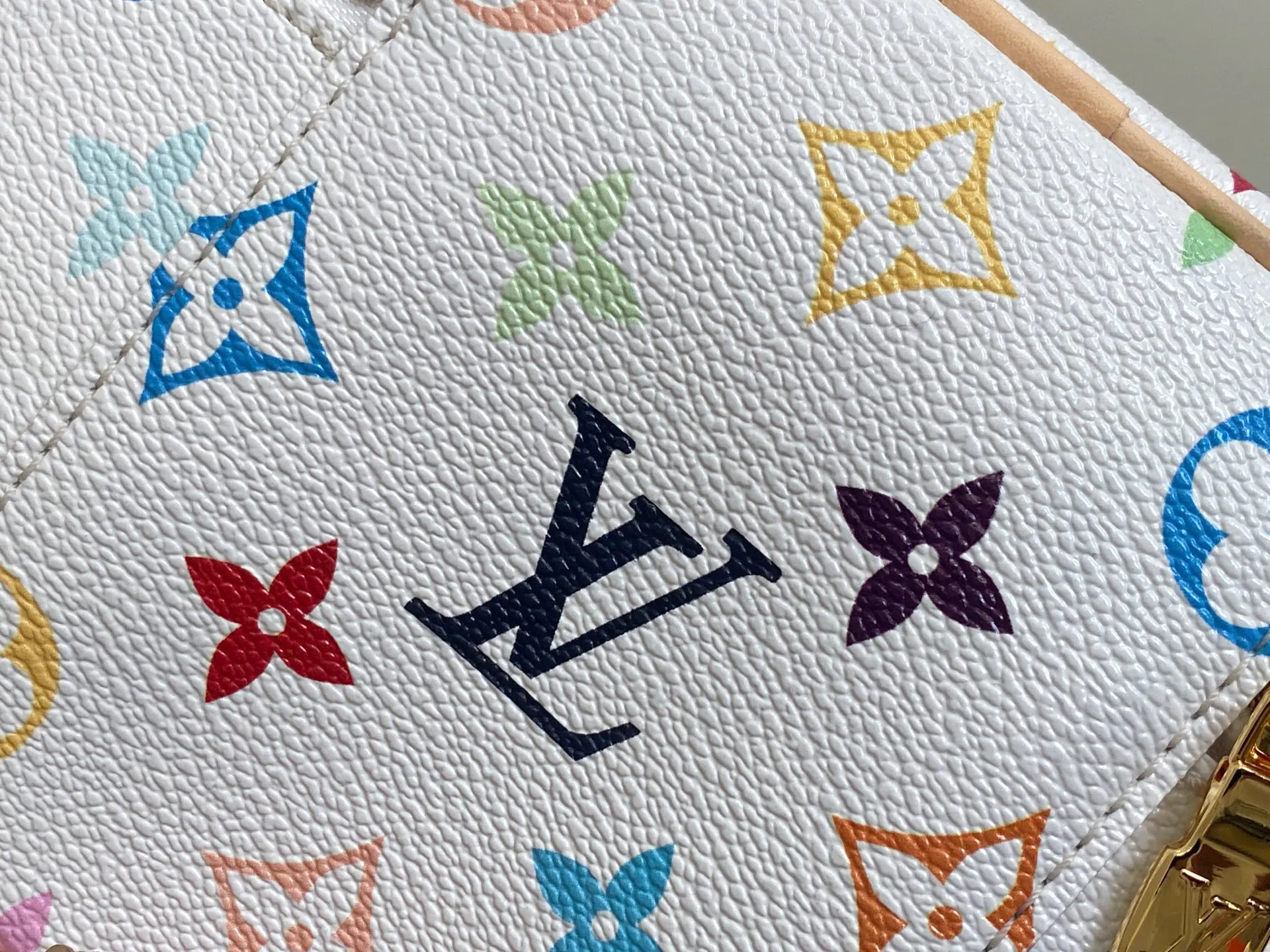 Louis Vuitton Chain Bag Leather