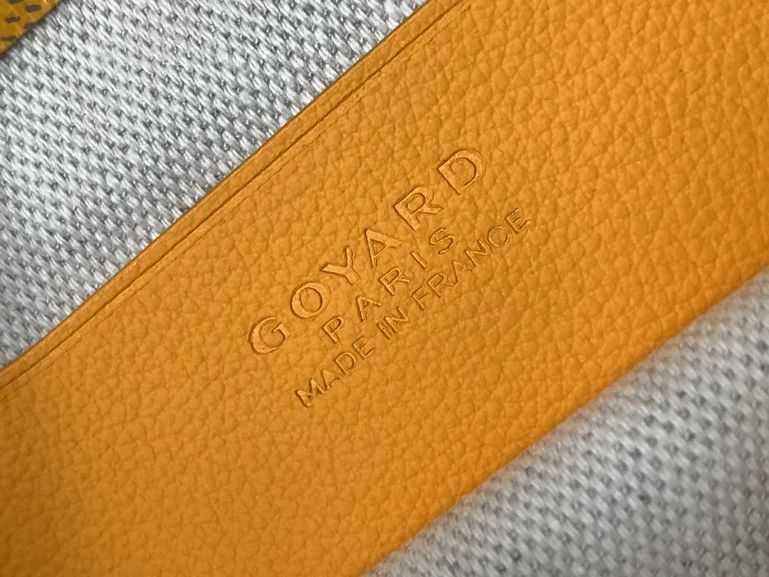 Goyard 黃色 PLUMET 手拿包的灵 精致手拿款