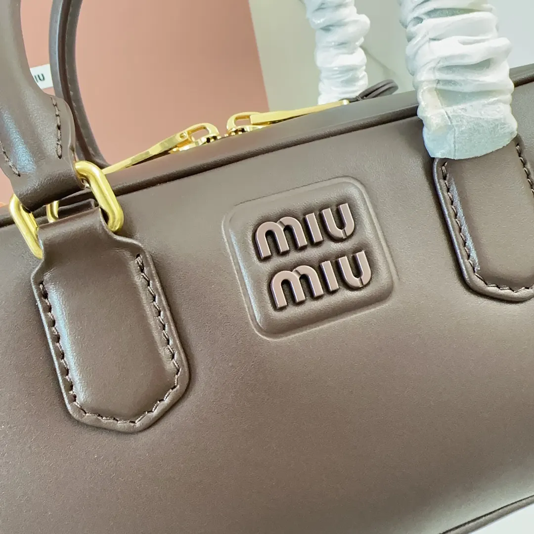 Crossbody Bag Lightweight Leather