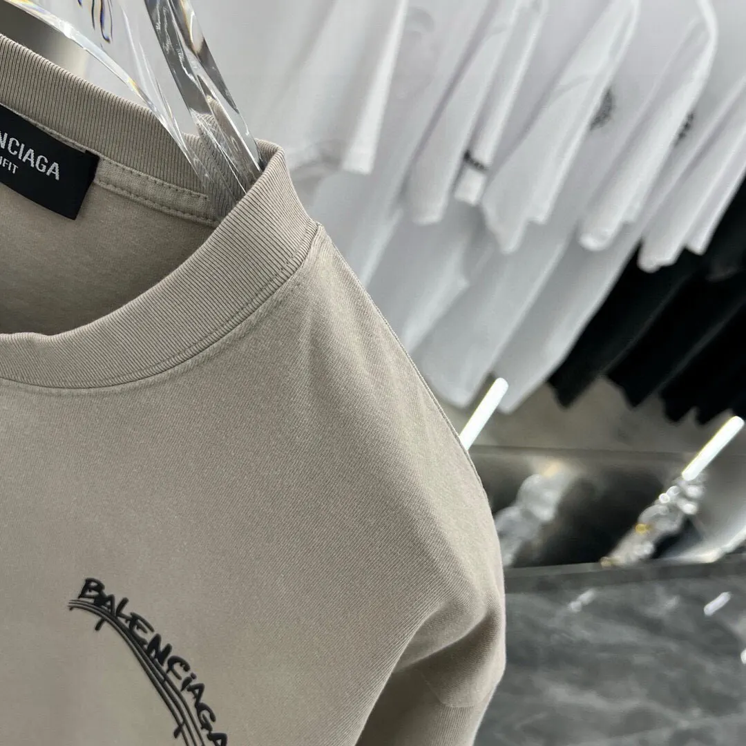 Balenciaga 灰色 Logo 短袖T恤(數字5) Balenciaga 灰色 Logo 短袖T恤(數字5)