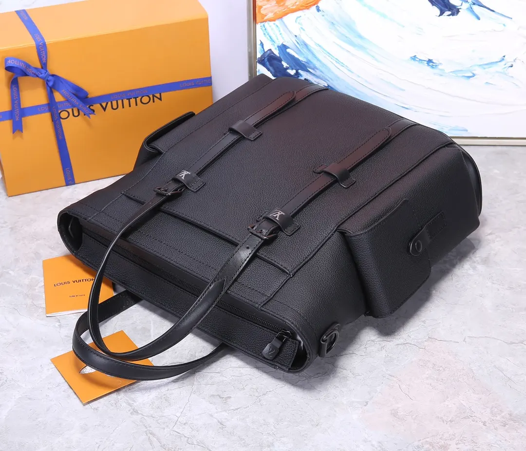LV 黑色 皮革 标识肩带实现轻松背携 托特包 大容量托特款
