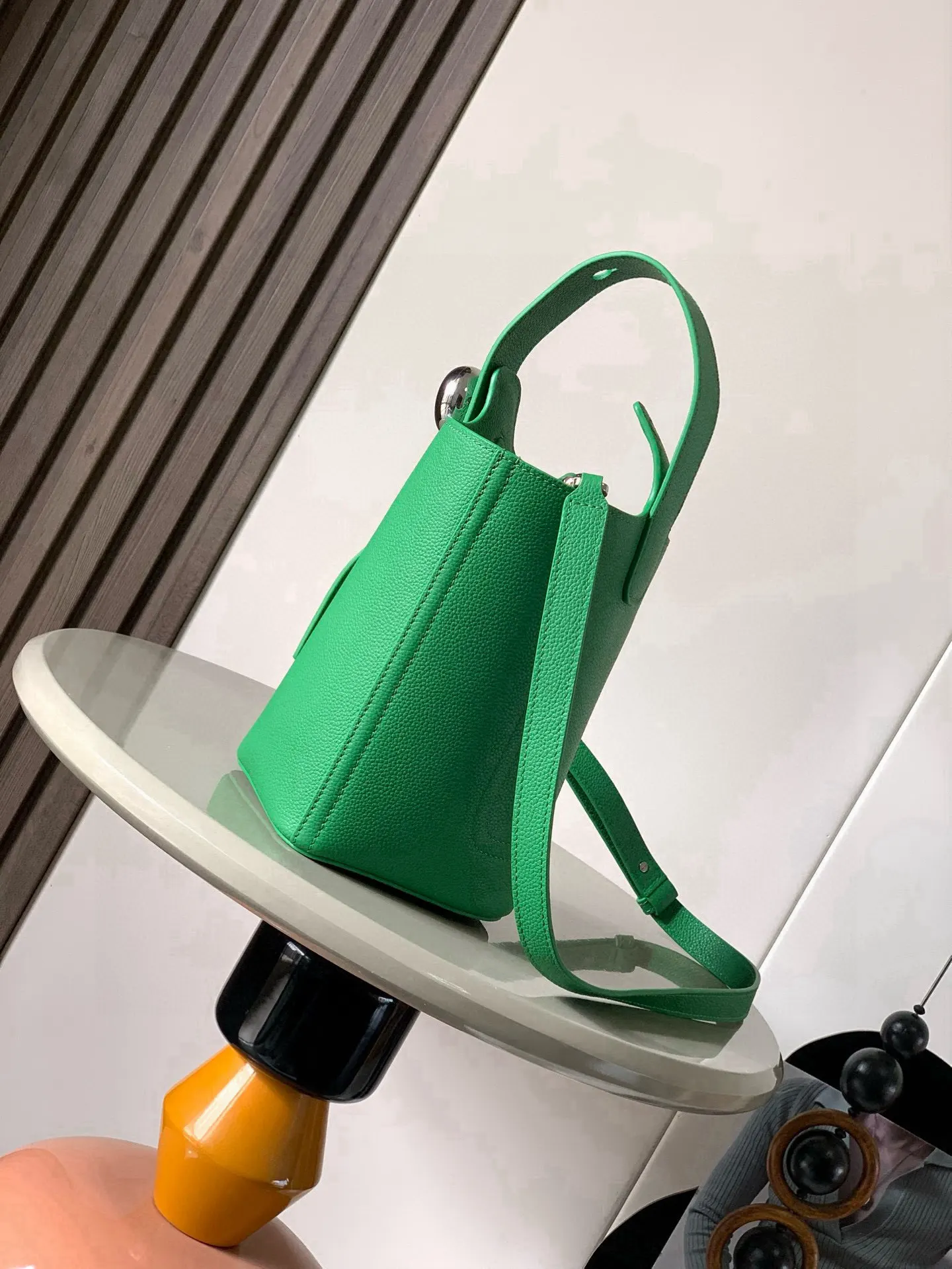牛皮 迷你柔软粒面牛皮革 Pebble Bucket 水桶 水桶包 休閒水桶款