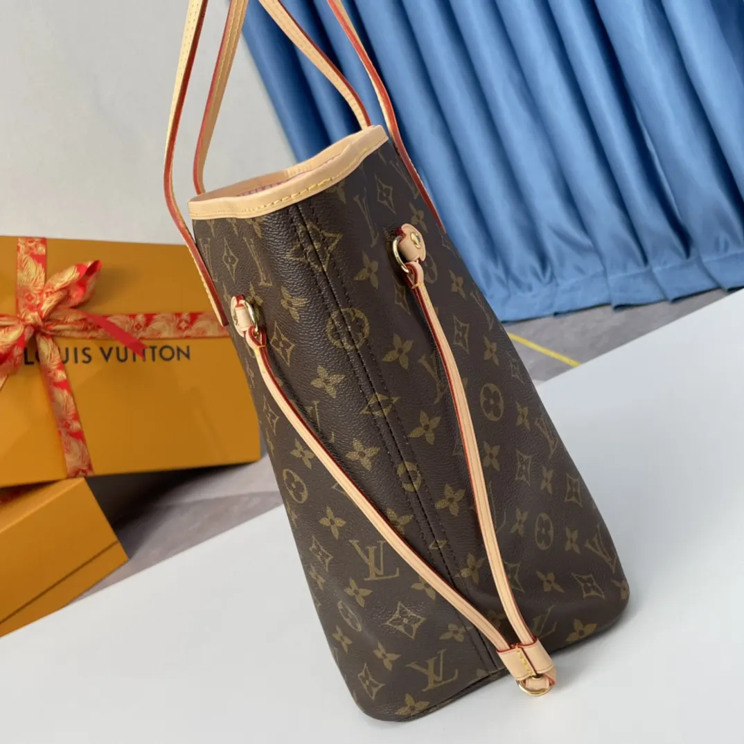 Clutch Bag Leather Image 2 Clutch Bag Leather Image 2
