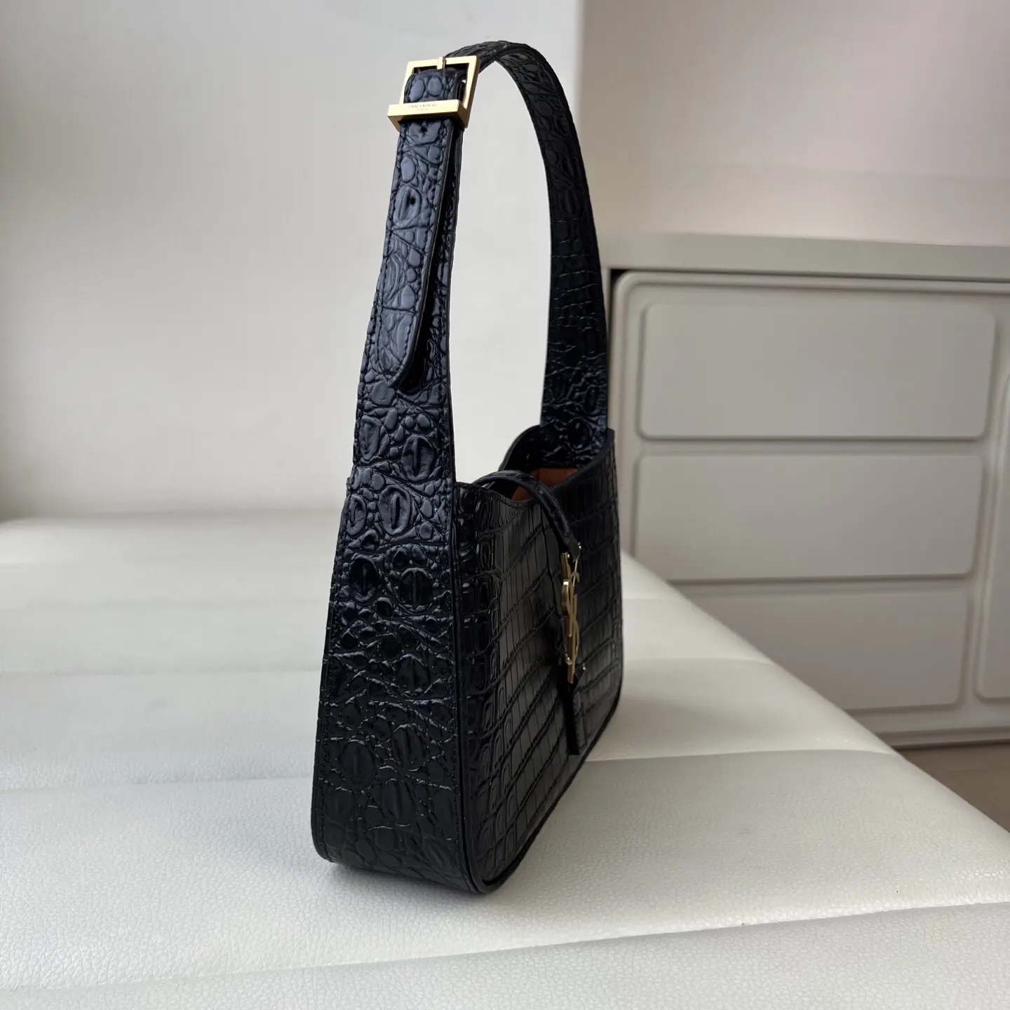 YSL Le à 牛皮 腋下包 復古腋下背款