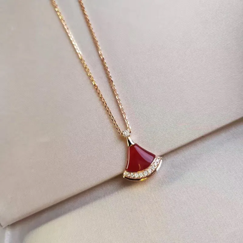 Bvlgari 玫瑰金 项链 精致锁骨链款