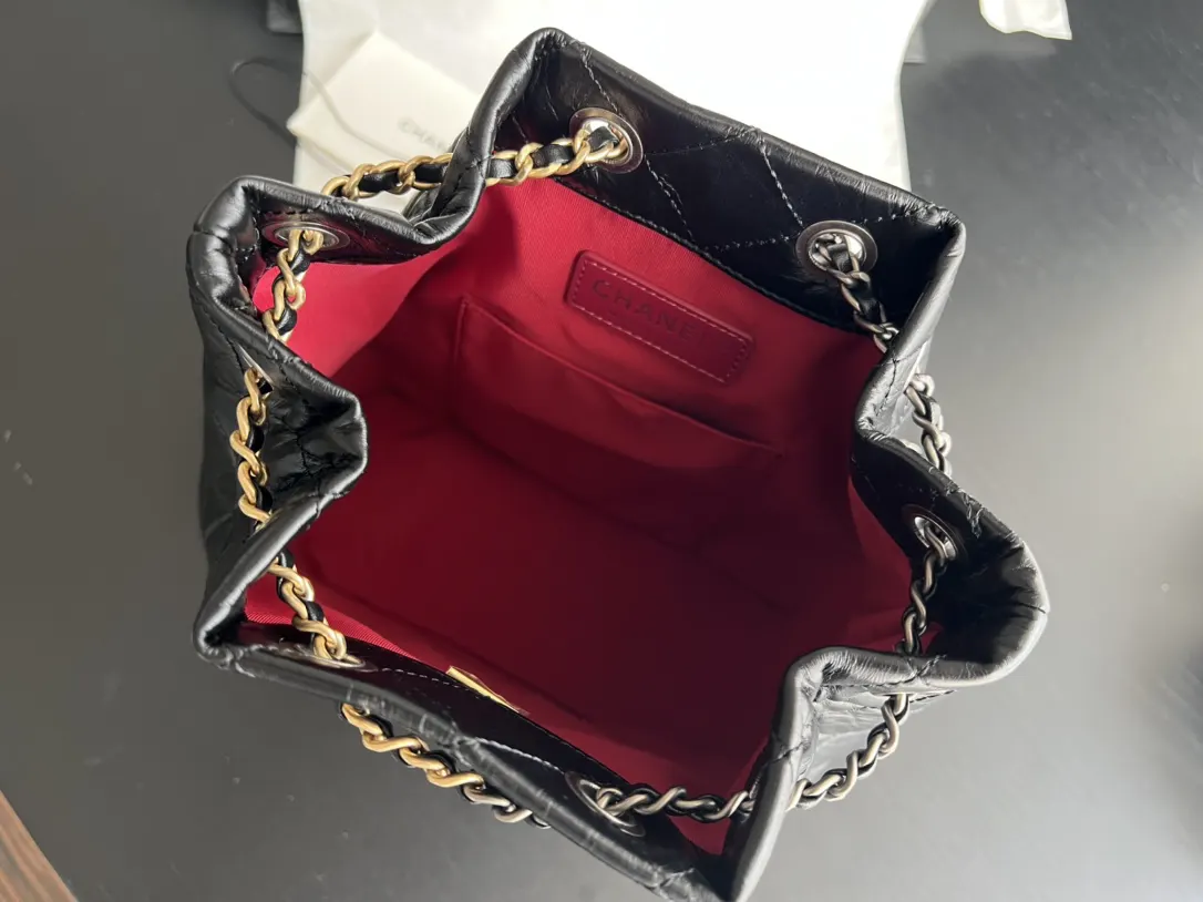 Chanel Oil Wax Sheepskin Flap Chain Bag One Shoulder Cross