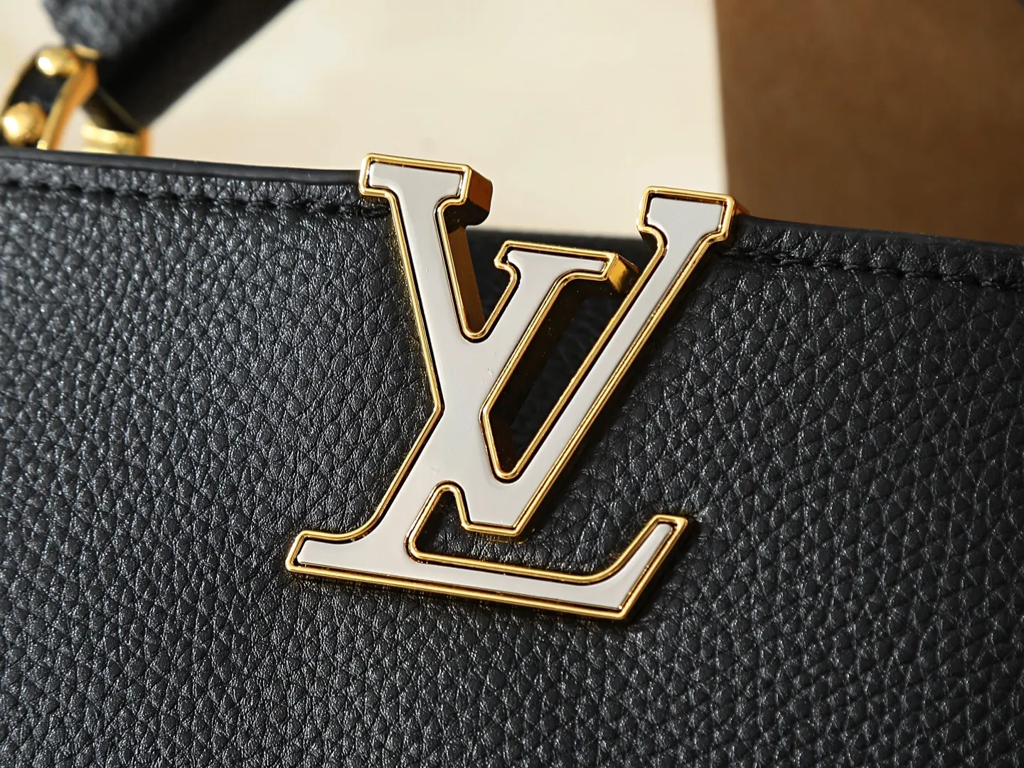 LV Capucines 牛皮 链条包 精致链条款