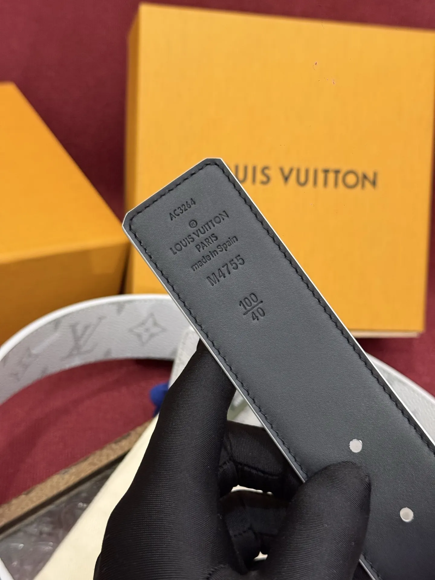 LV 綠色 雙面腰帶 商務休閒款(數字6) LV 綠色 雙面腰帶 商務休閒款(數字6)
