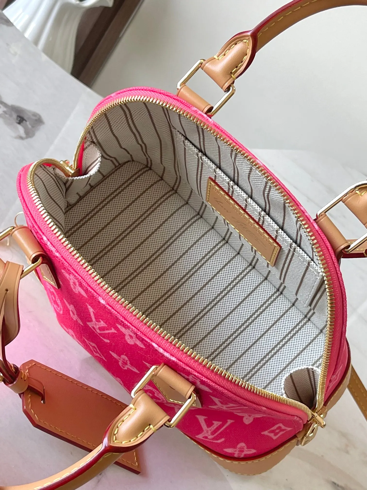 Louis Vuitton Alma 白色 皮革 手提包