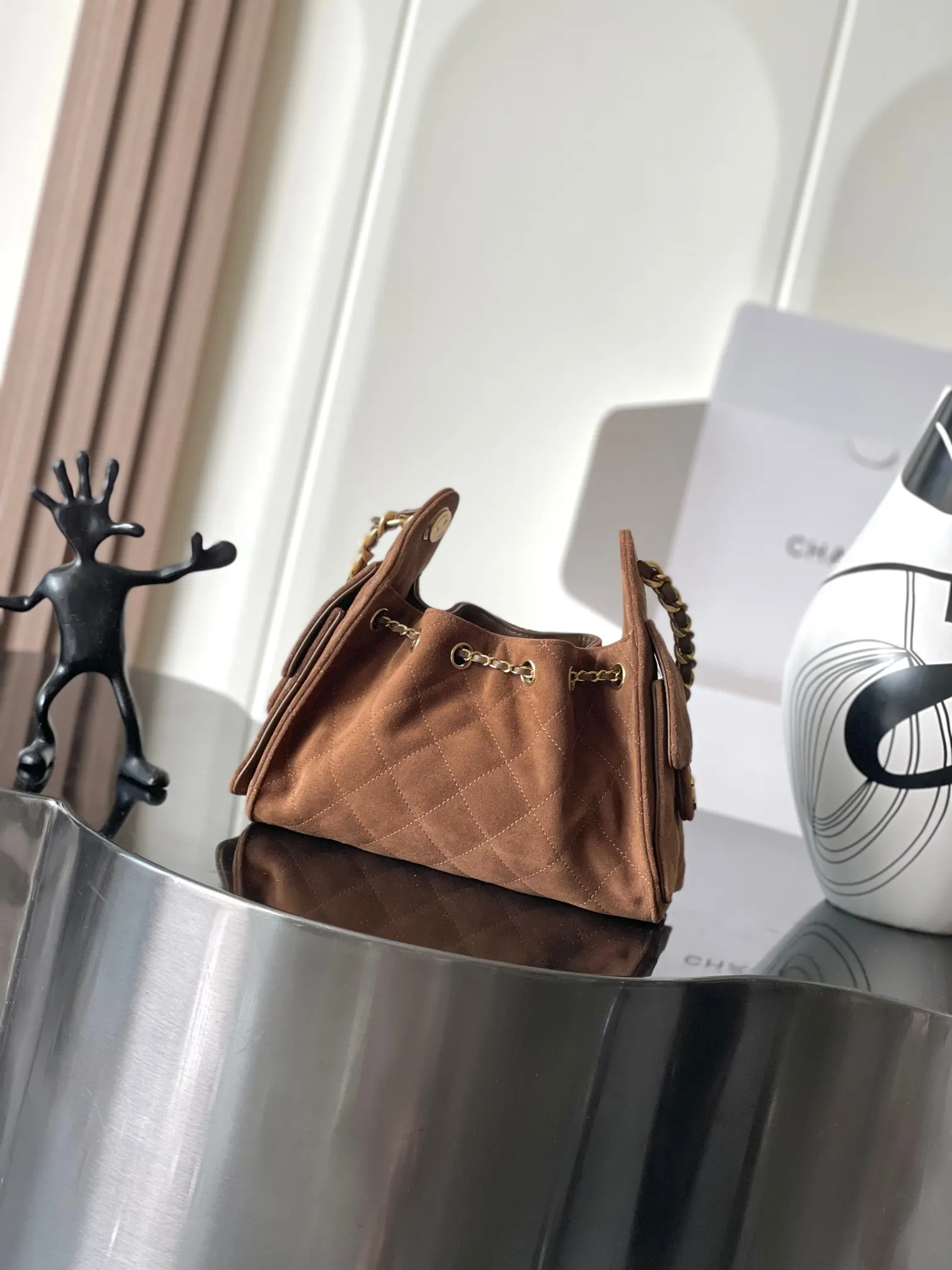 CHANEL 棕色牛皮Hobo腋下包 金链款