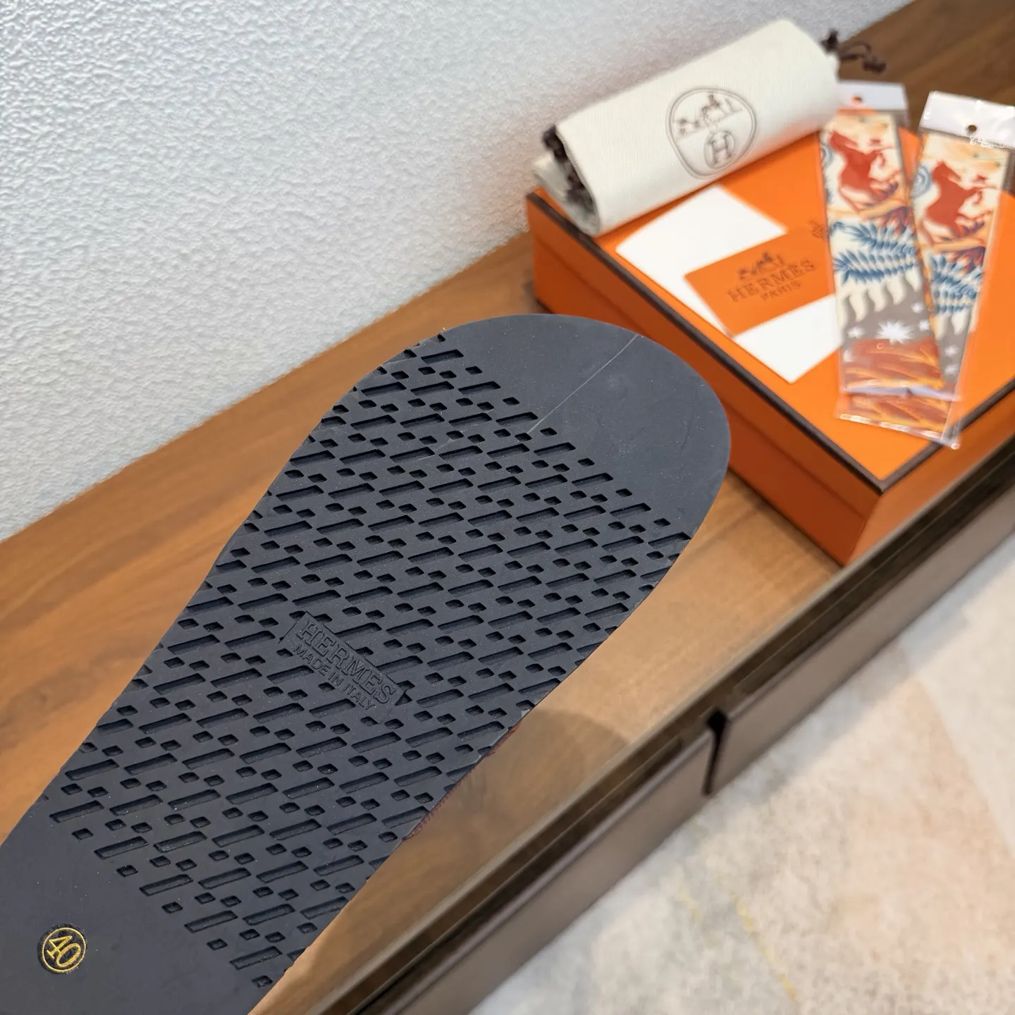Hermès 经典 小牛皮 拖鞋 舒适