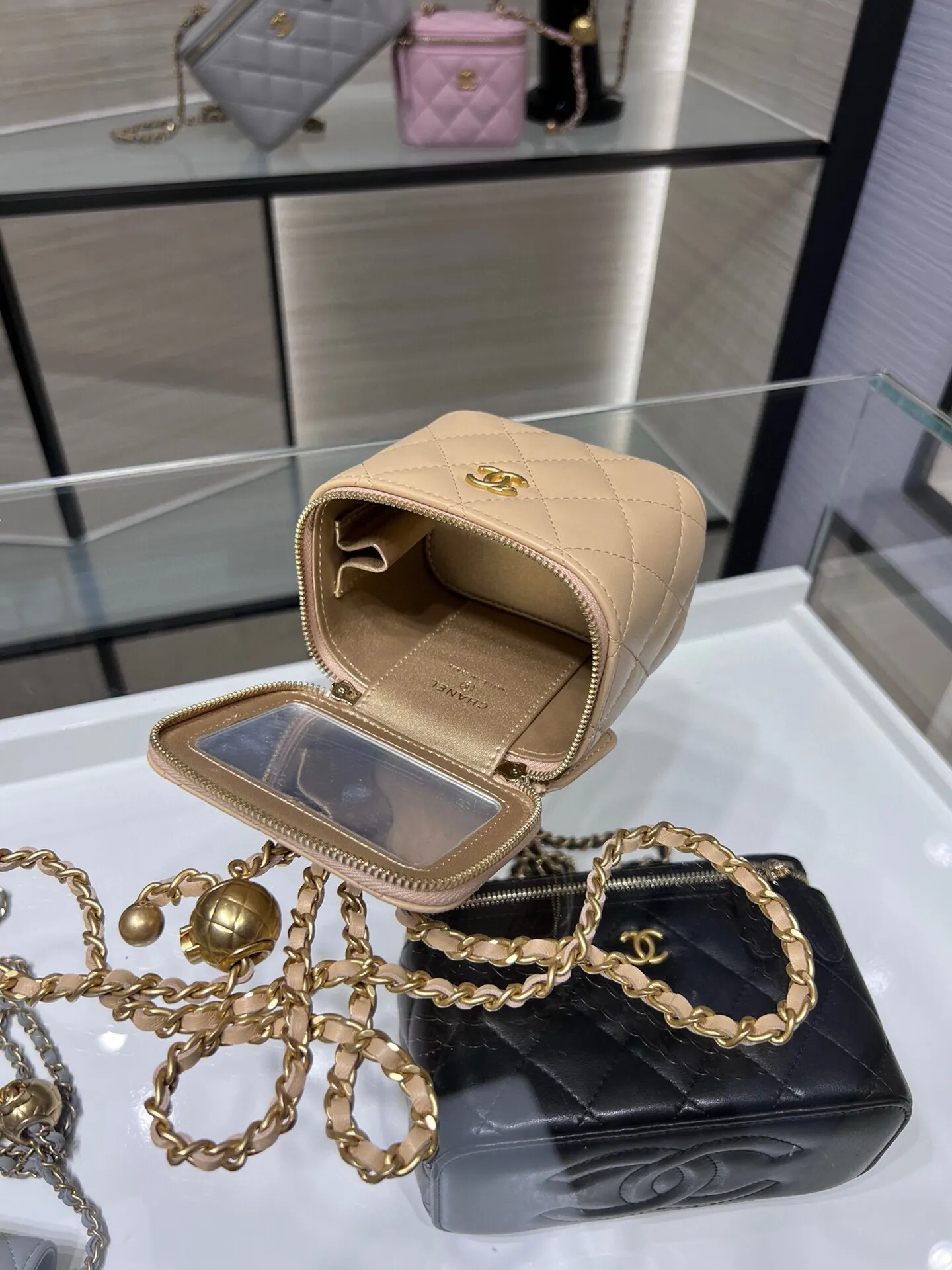 Chanel 羊皮鏈條包 單肩斜挎(數字7) Chanel 羊皮鏈條包 單肩斜挎(數字7)