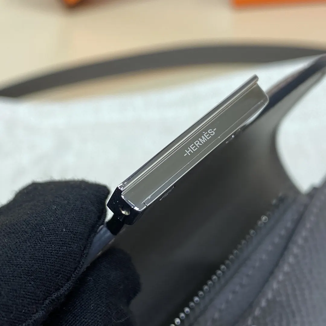 手工蜡线 铁灰銀扣 Constance Slim 珐 腰包 休閒腰包款