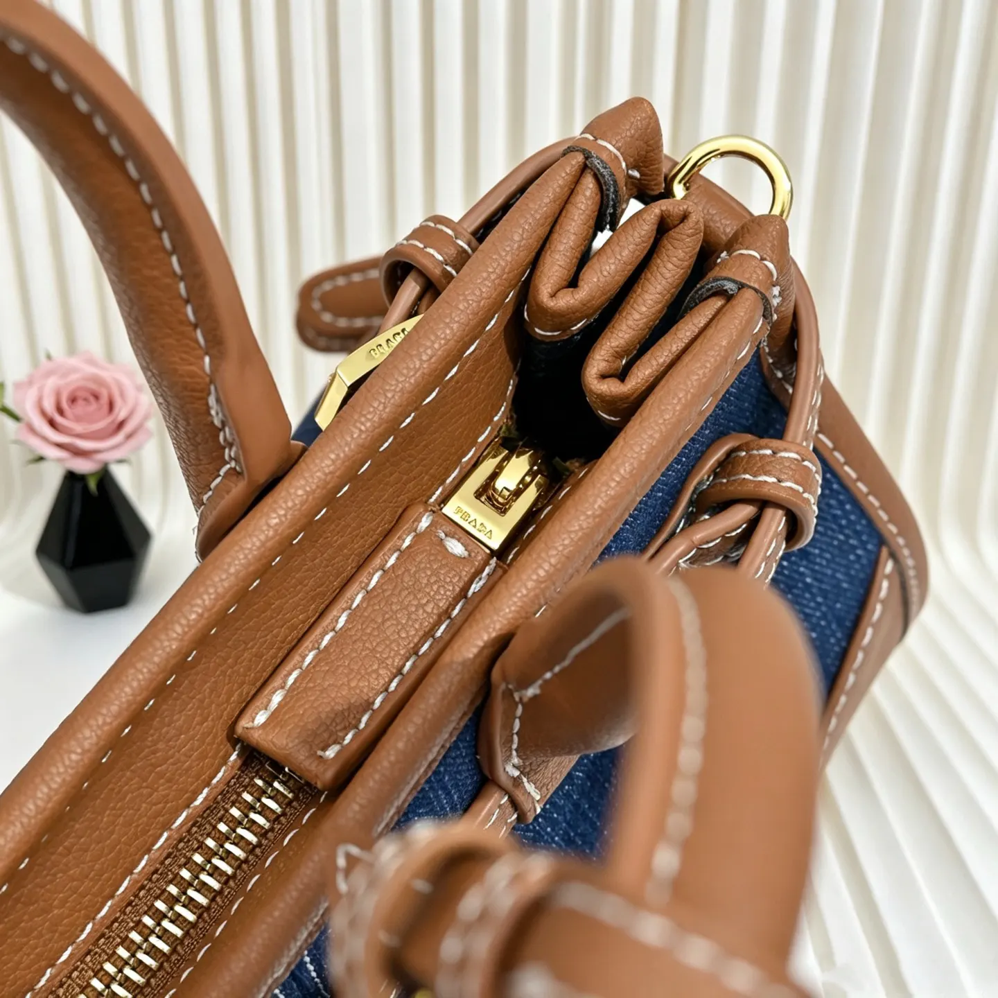 Prada 牛皮 牛仔 斜挎包 迷你休闲