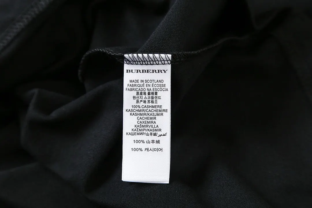 Burberry 26SS 刺繡 水洗 短袖T恤 休閒百搭款(數字8) Burberry 26SS 刺繡 水洗 短袖T恤 休閒百搭款(數字8)