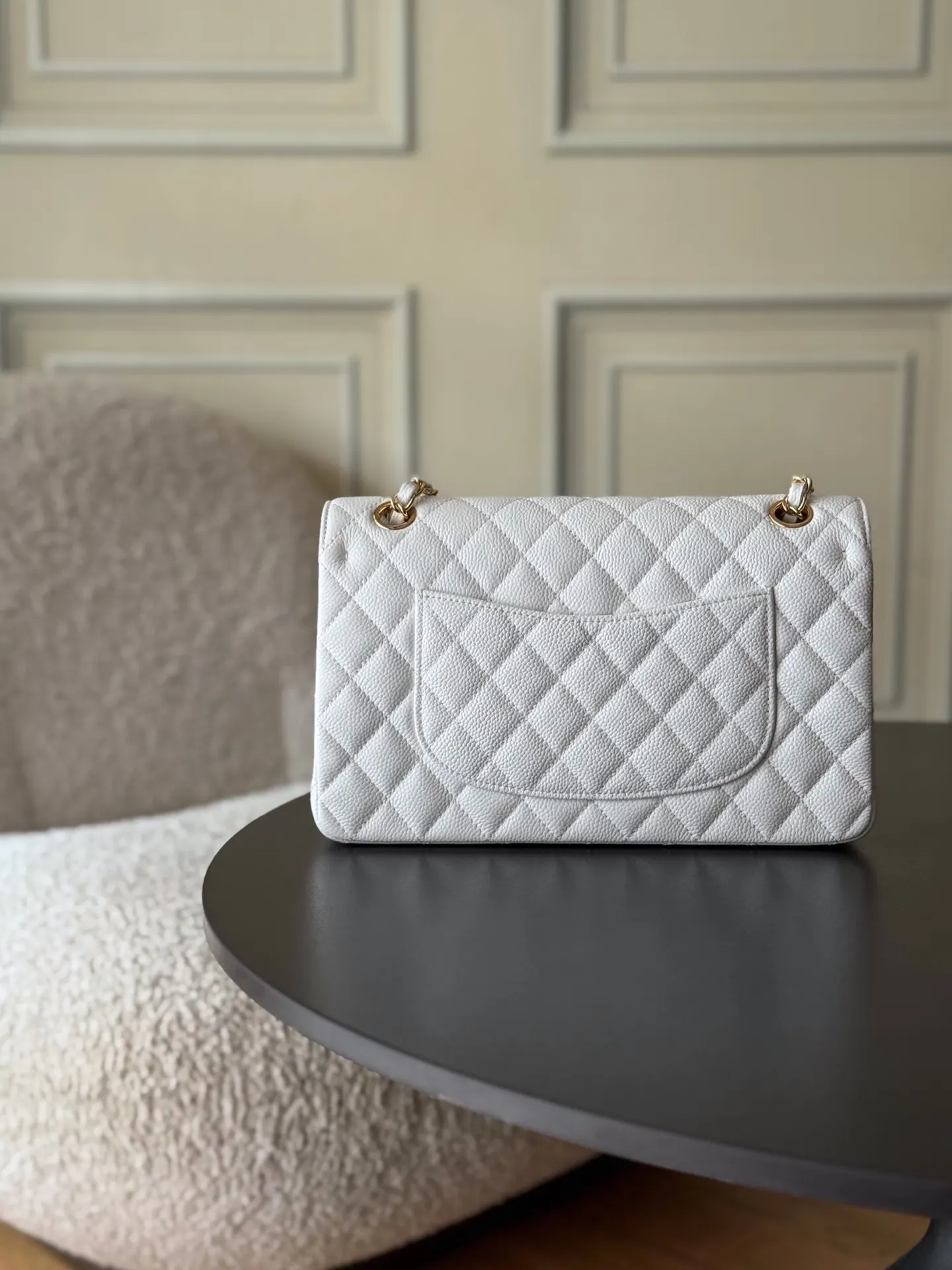 CHANEL 白色牛皮菱格链条包 金扣款