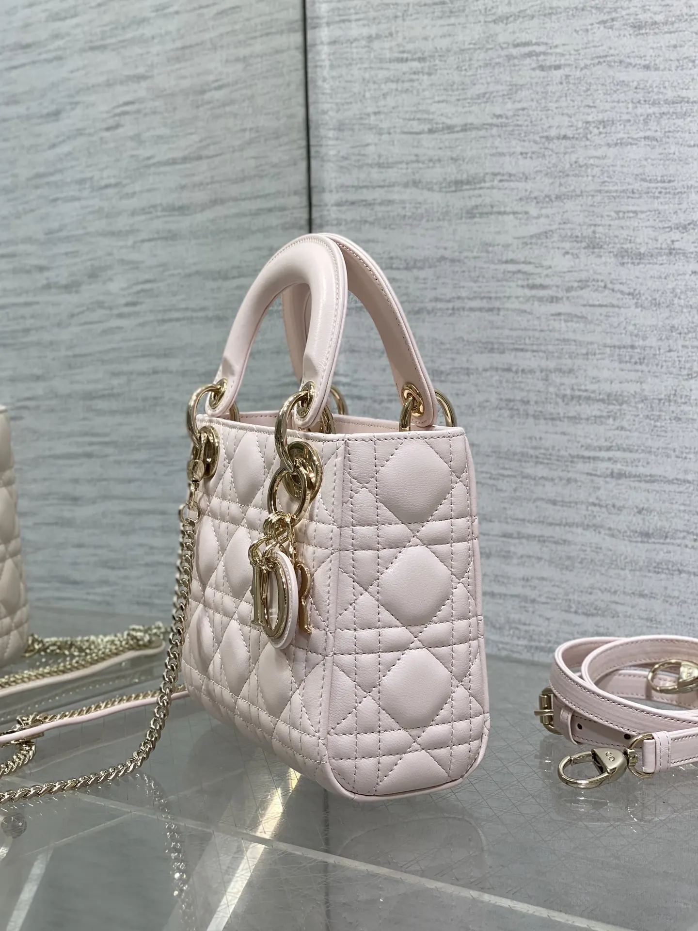 Dior Lady Dior Lady 粉色藤格纹手提斜挎包 经典小号