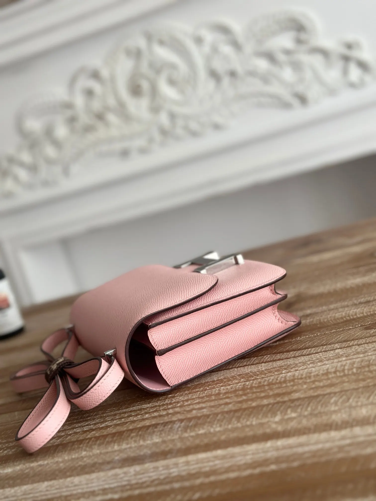 Hermès Constance 3Q粉 Epsom掌纹牛皮 斜挎包 19cm