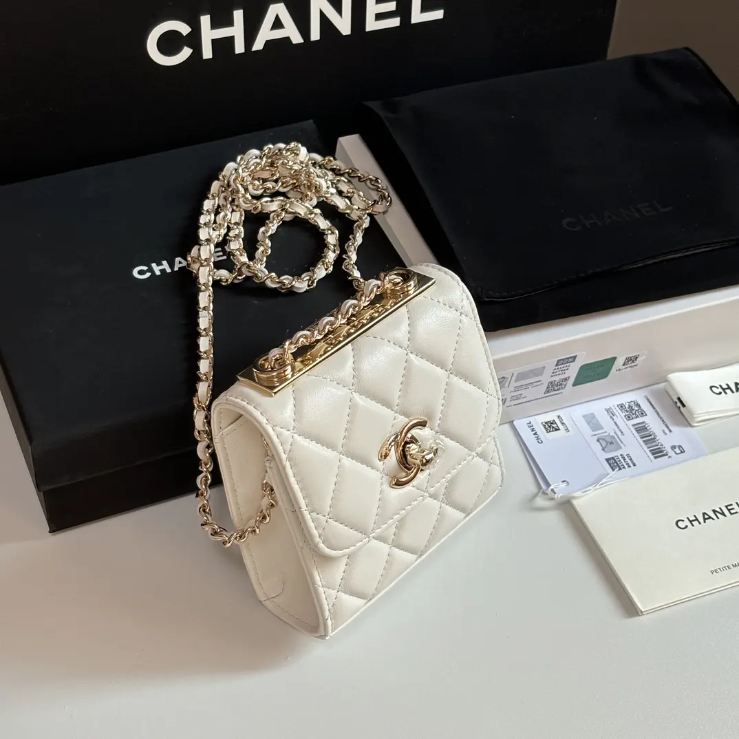 Chanel Lambskin Chain Bag Shoulder and Crossbody Wear Image 3 Chanel Lambskin Chain Bag Shoulder and Crossbody Wear Image 3