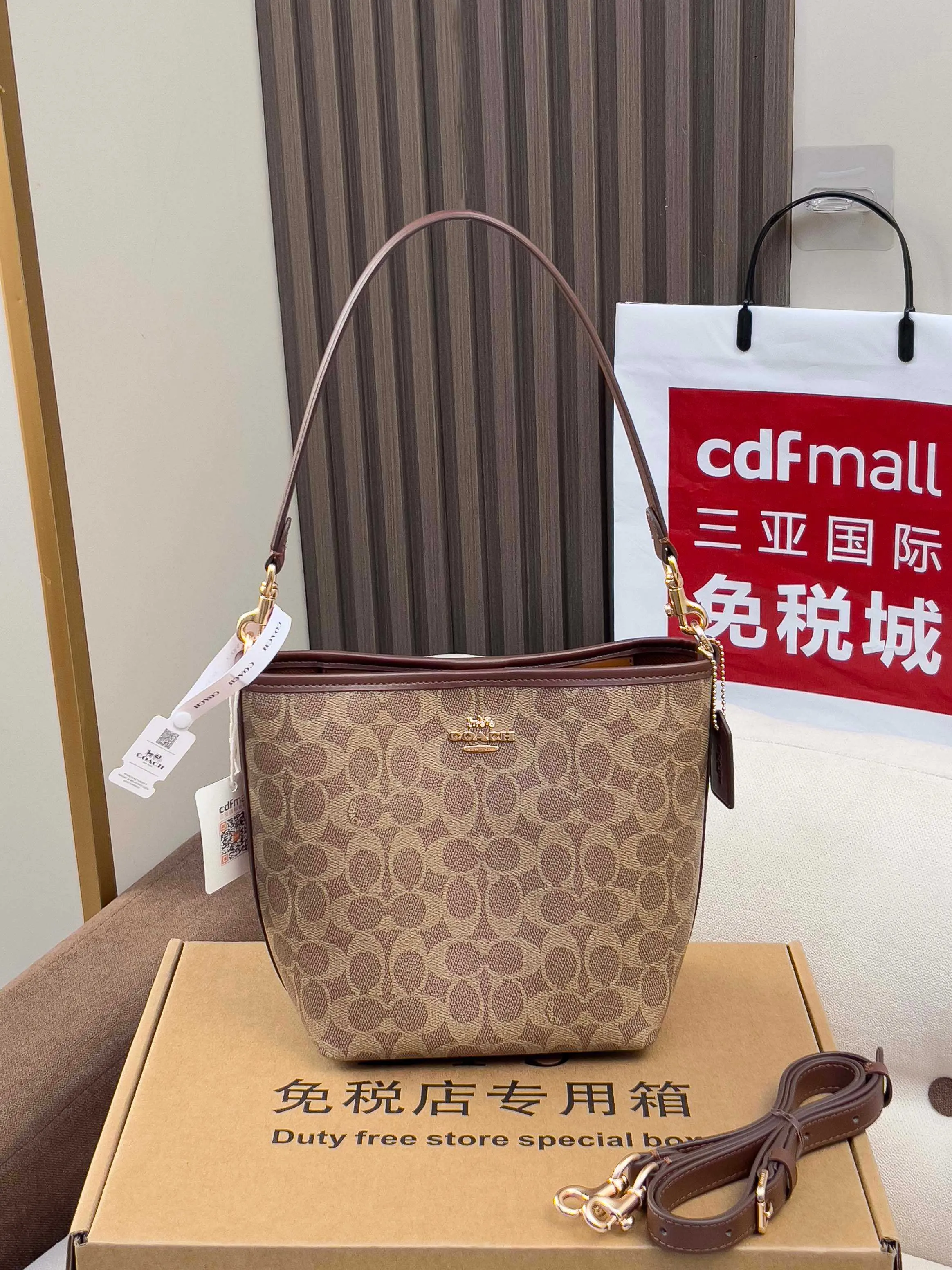 Coach 图片 七色水桶包 ～ 推 腋下包 復古腋下背款