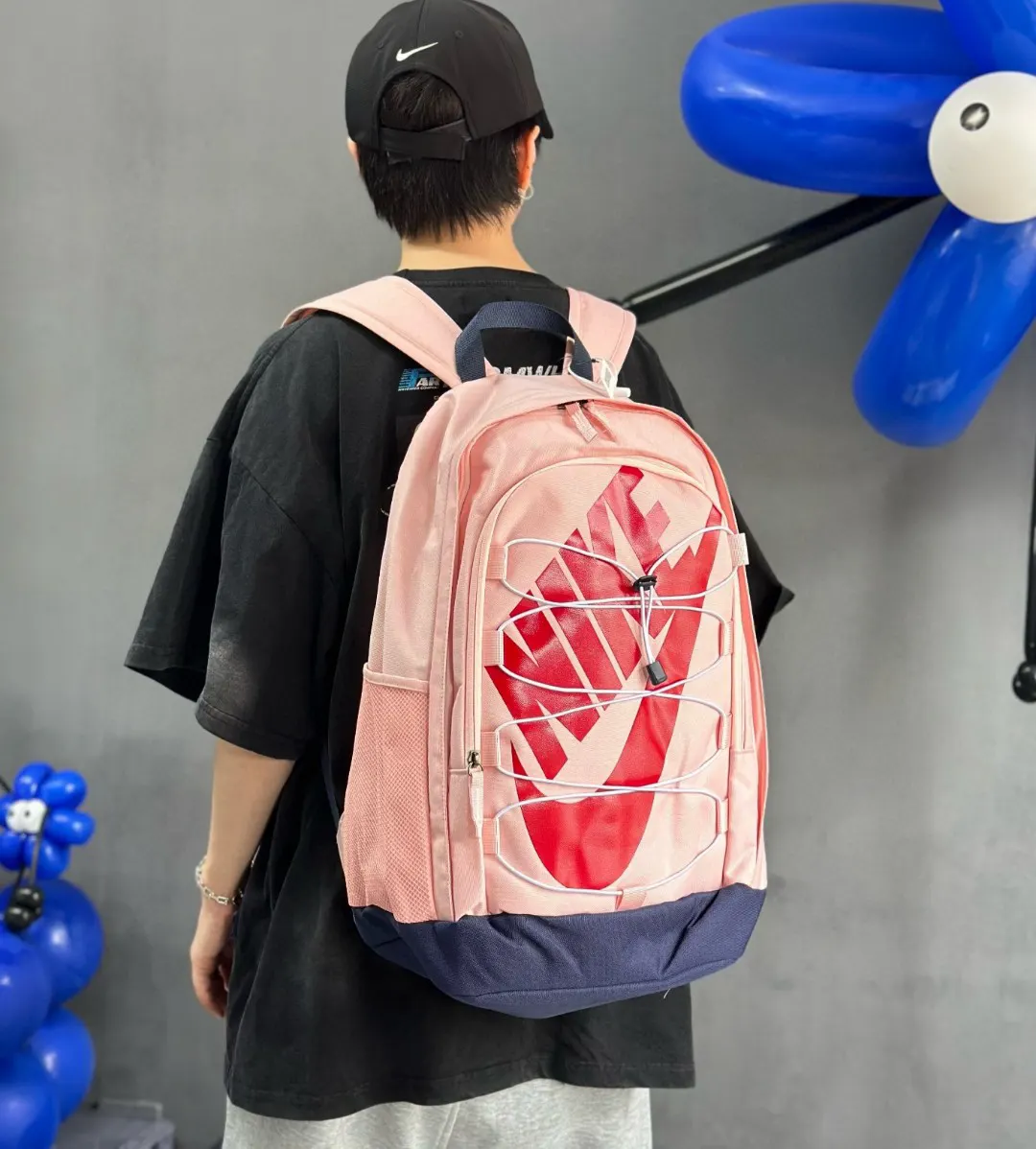 粉色 Nike耐克抽绳系列單肩包学生书包 日常單肩背款