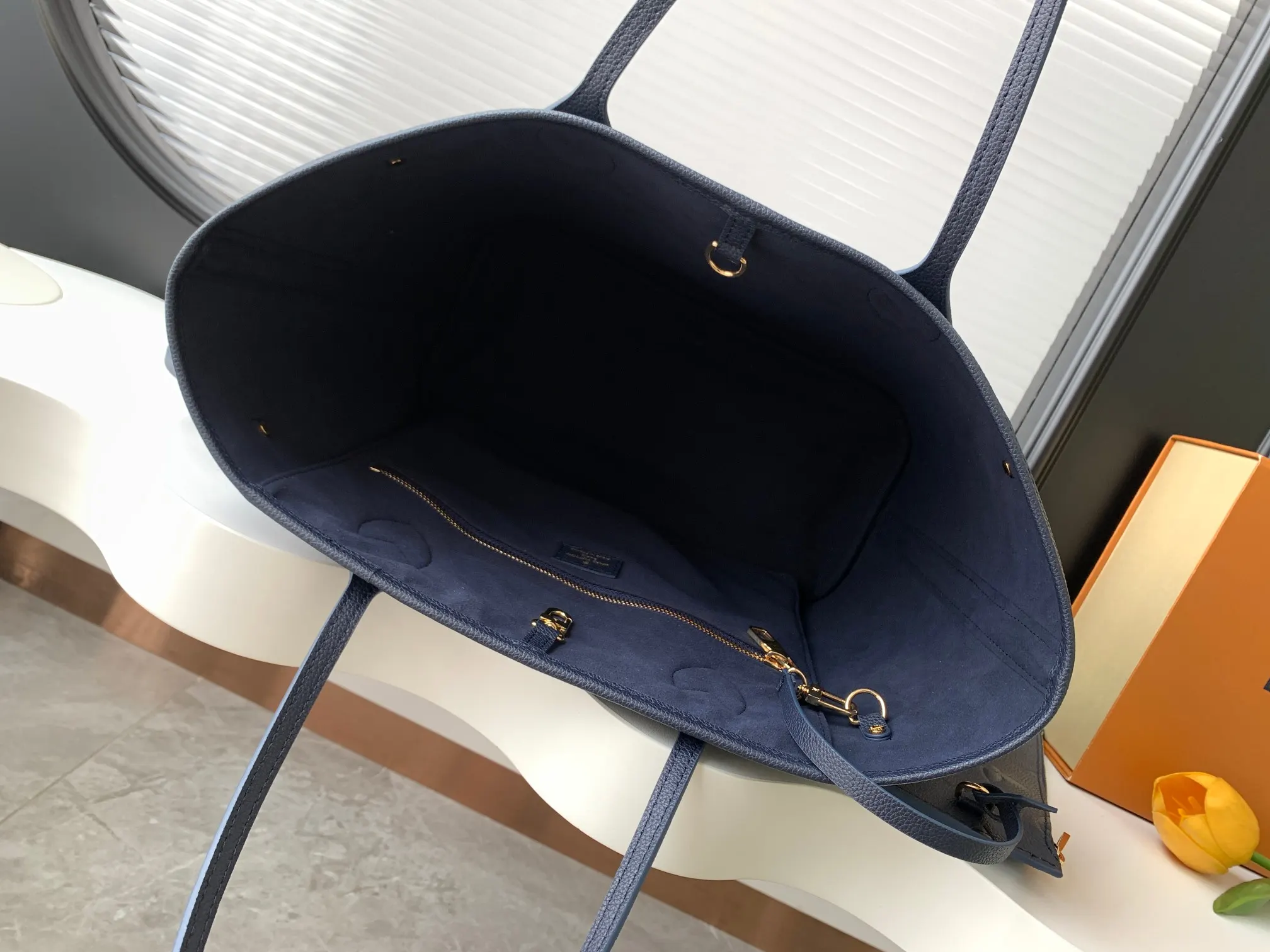 Neverfull 黑色 米白 手拿包 精致手拿款