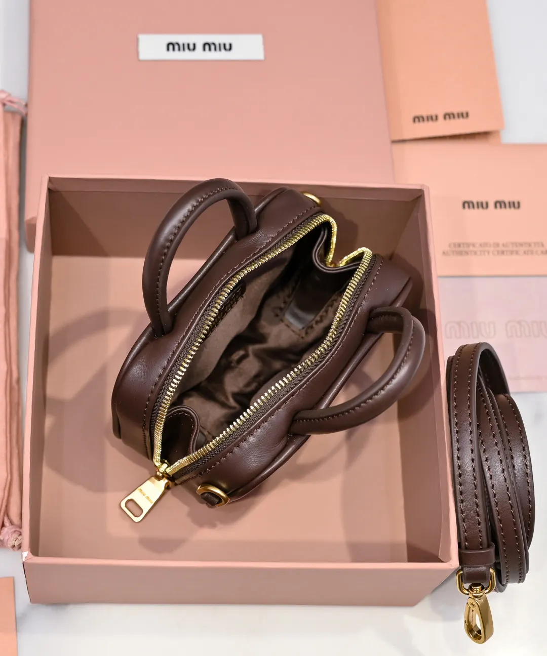Miu 小牛皮 单肩包 日常单肩背款