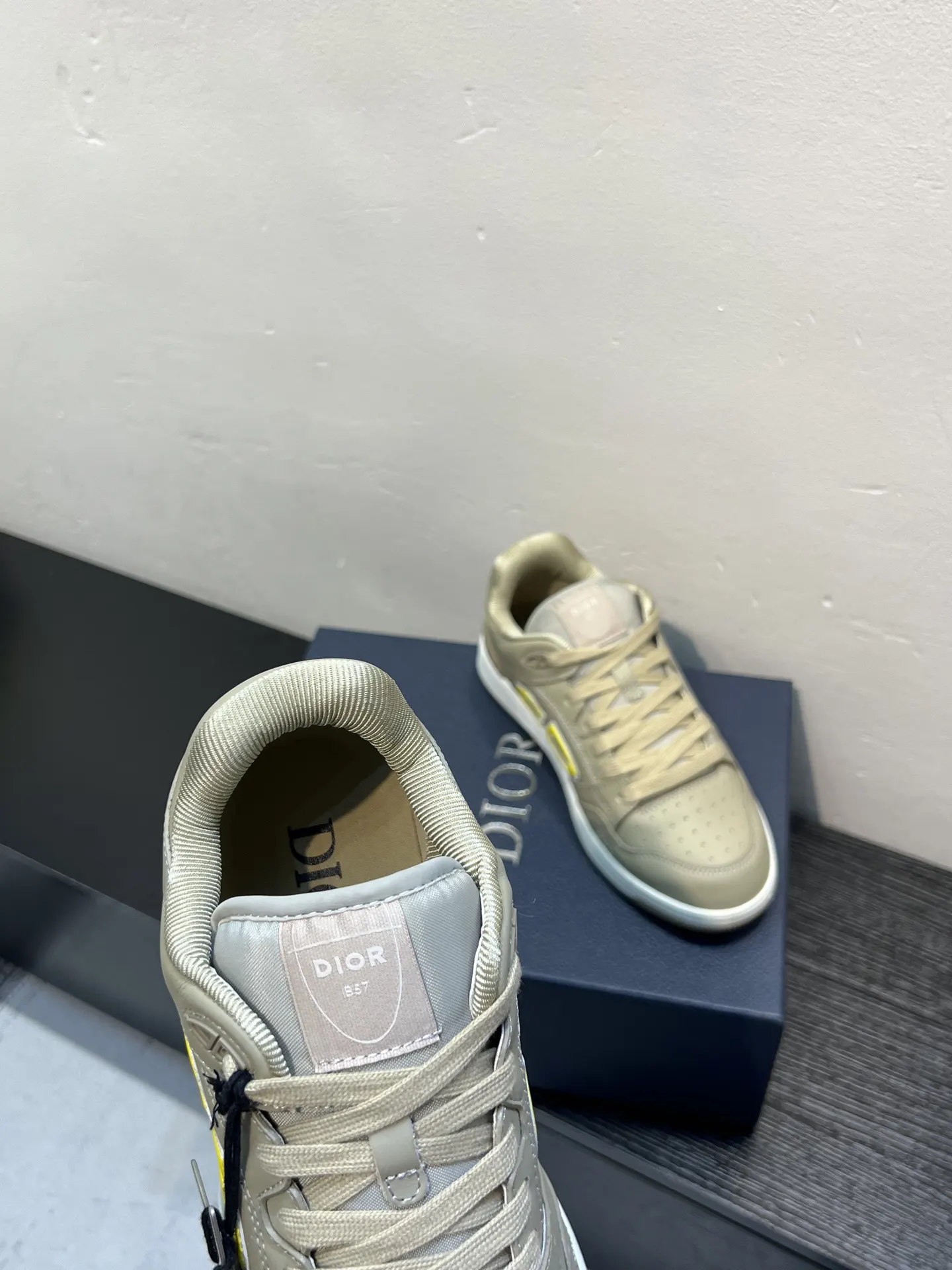 Dior Oblique White Leather Sneakers Image 7 Dior Oblique White Leather Sneakers Image 7