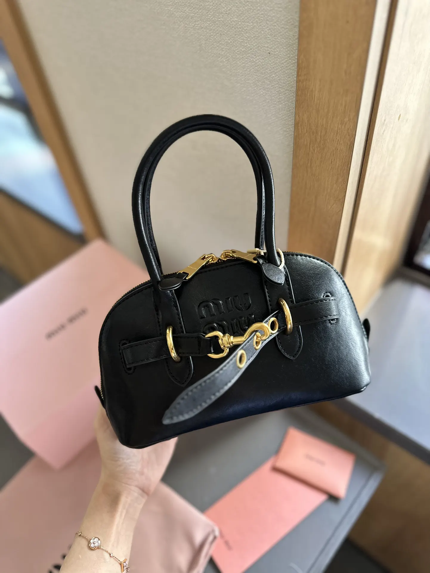 Miu MiuMiu 通勤人必备 包 手提包 通勤手提款