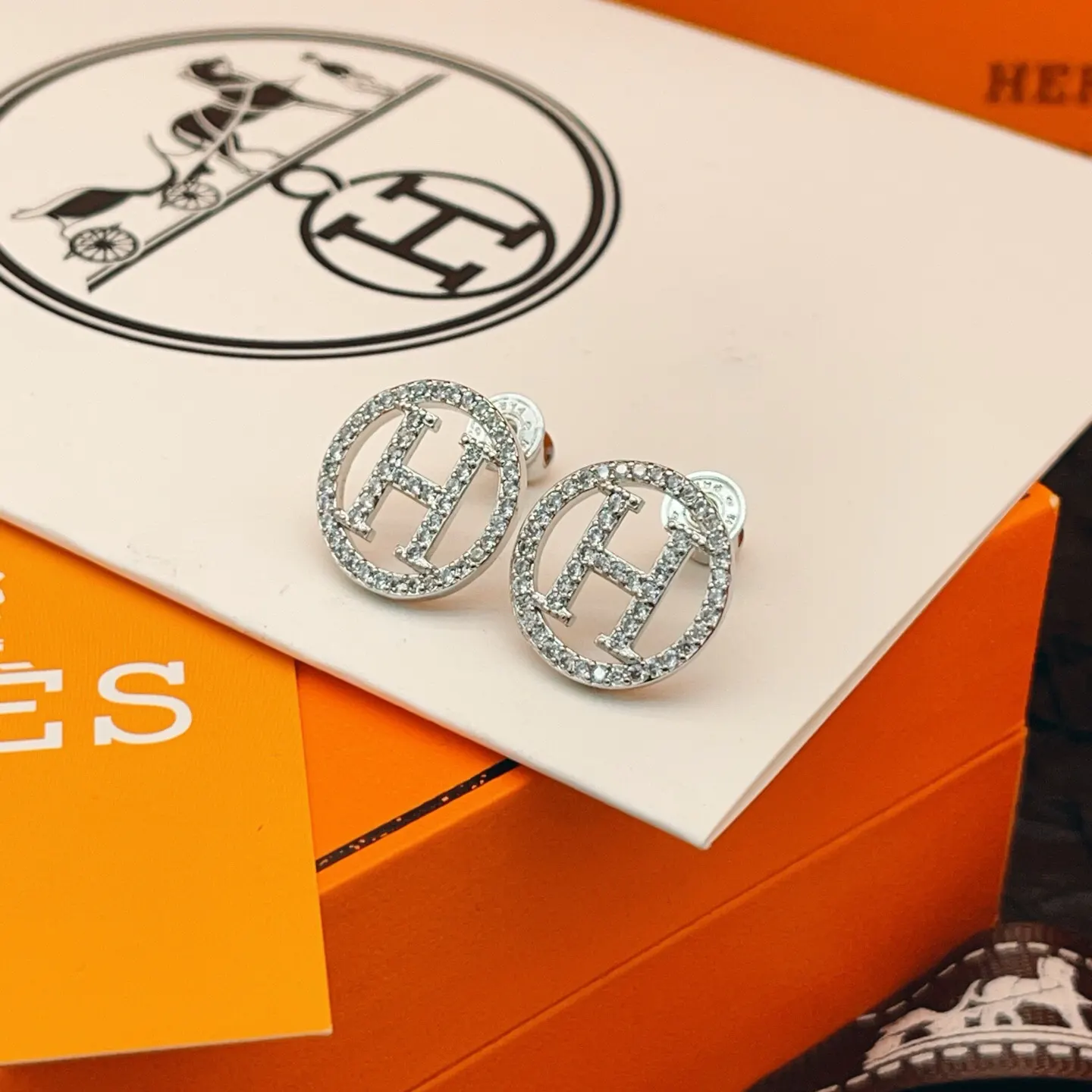 Hermès 銀色 配飾 精致配飾 耳飾(數字4) Hermès 銀色 配飾 精致配飾 耳飾(數字4)