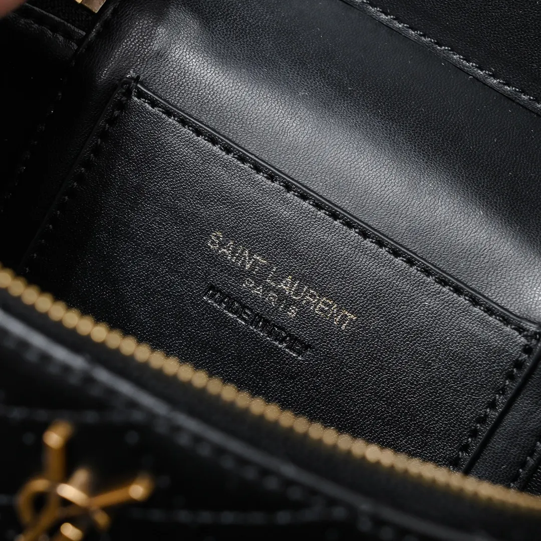YSL 黑色 羊皮 黑色 金扣羊皮Y家 斜背包 輕便斜挎款(數字9) YSL 黑色 羊皮 黑色 金扣羊皮Y家 斜背包 輕便斜挎款(數字9)