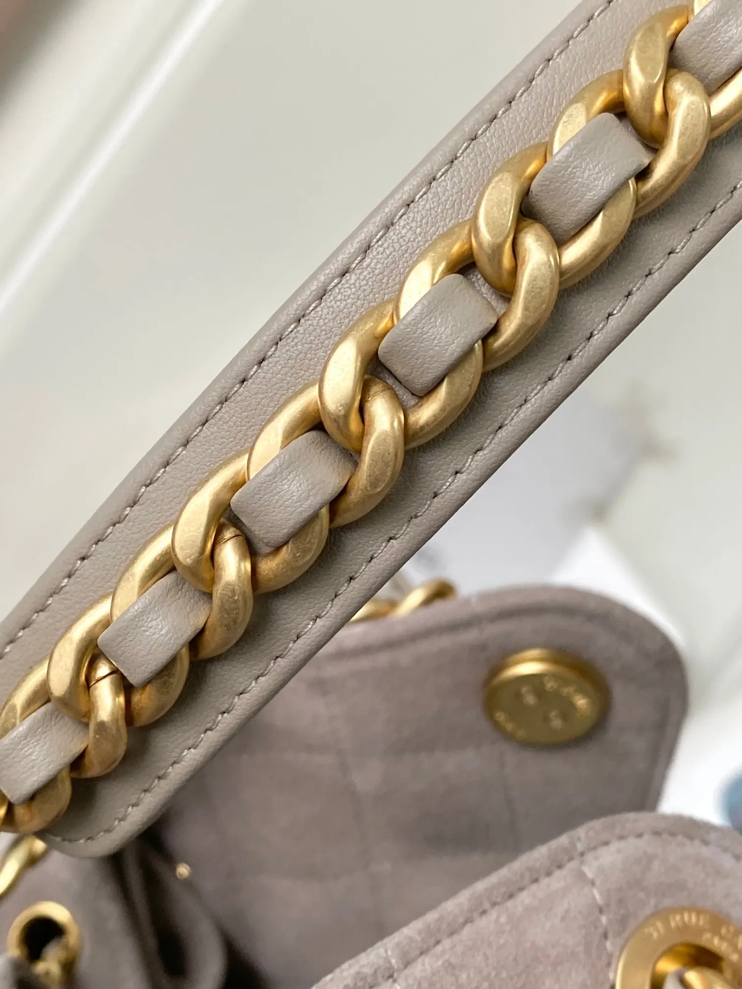CHANEL 米灰色牛皮Hobo腋下包 单肩款